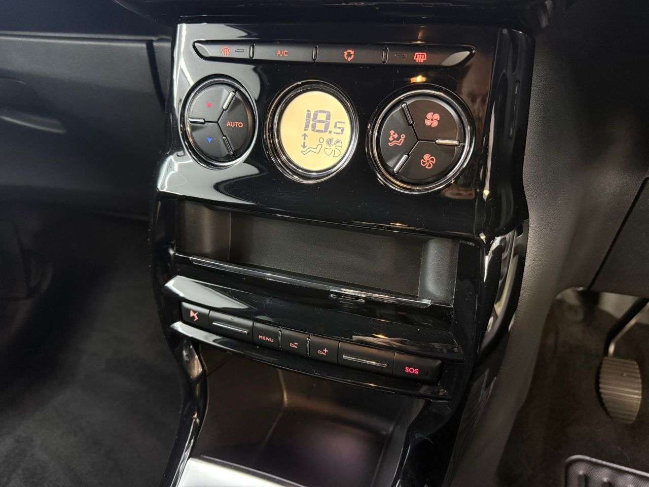 2018 DS AUTOMOBILES DS 3 2018 DS AUTOMOBILES DS 3