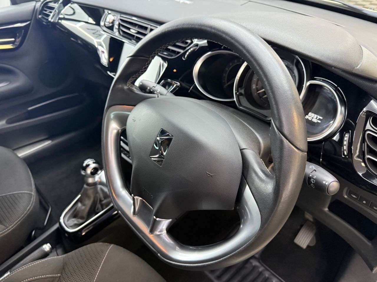 2018 DS AUTOMOBILES DS 3 2018 DS AUTOMOBILES DS 3
