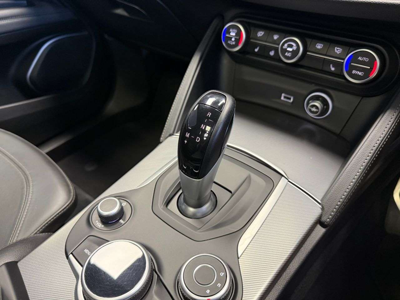 2018 ALFA ROMEO STELVIO 2018 ALFA ROMEO STELVIO