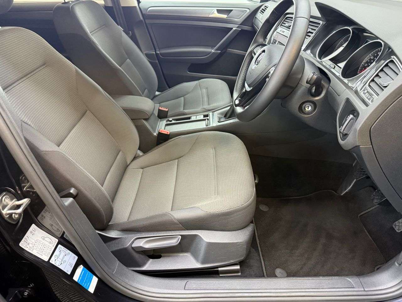 2017 VOLKSWAGEN GOLF 2017 VOLKSWAGEN GOLF