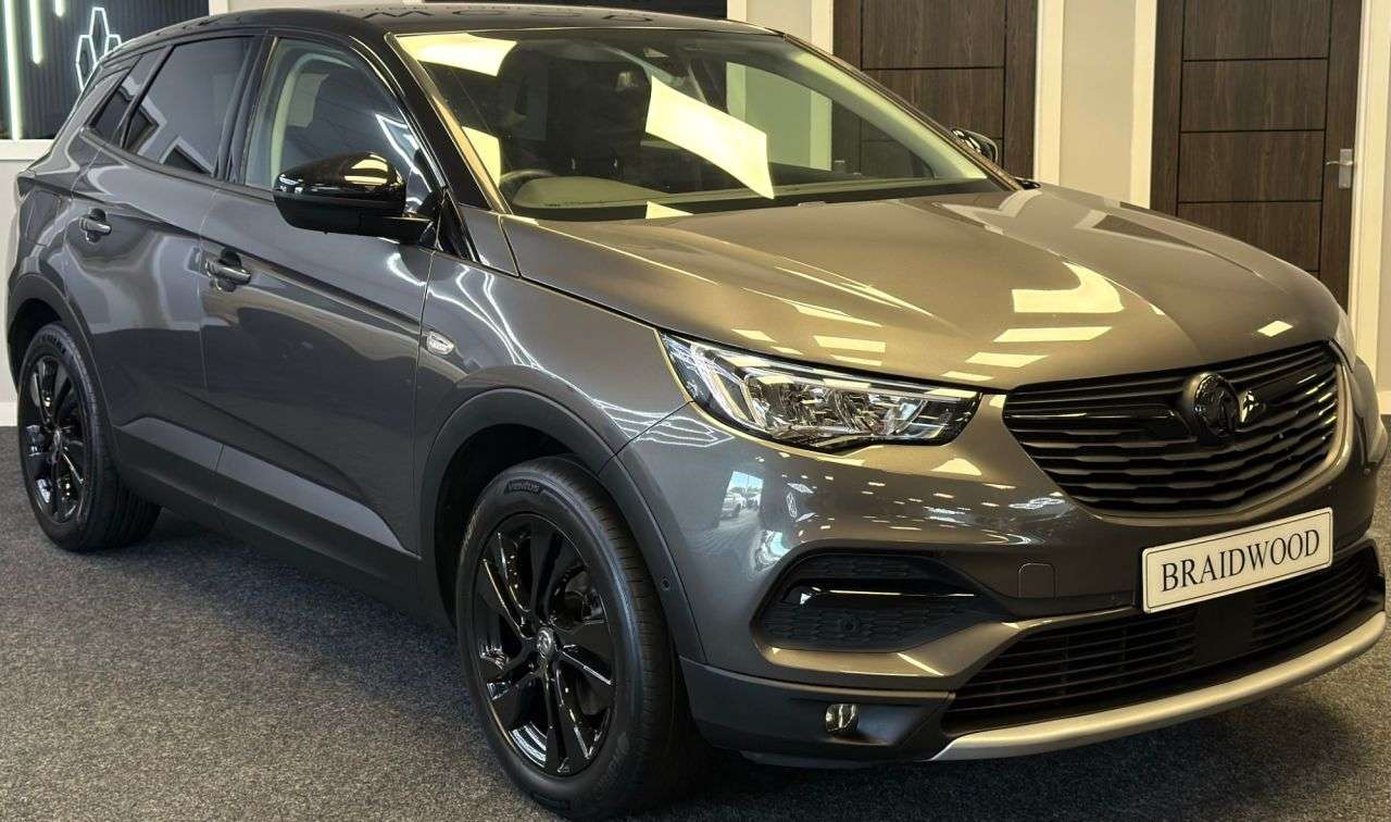 A 2020 VAUXHALL GRANDLAND X 1.2 Turbo SRi Nav SUV 5dr Petrol Manual Euro 6 (s/s) (130 ps) A 2020 VAUXHALL GRANDLAND X 1.2 Turbo SRi Nav SUV 5dr Petrol Manual Euro 6 (s/s) (130 ps)