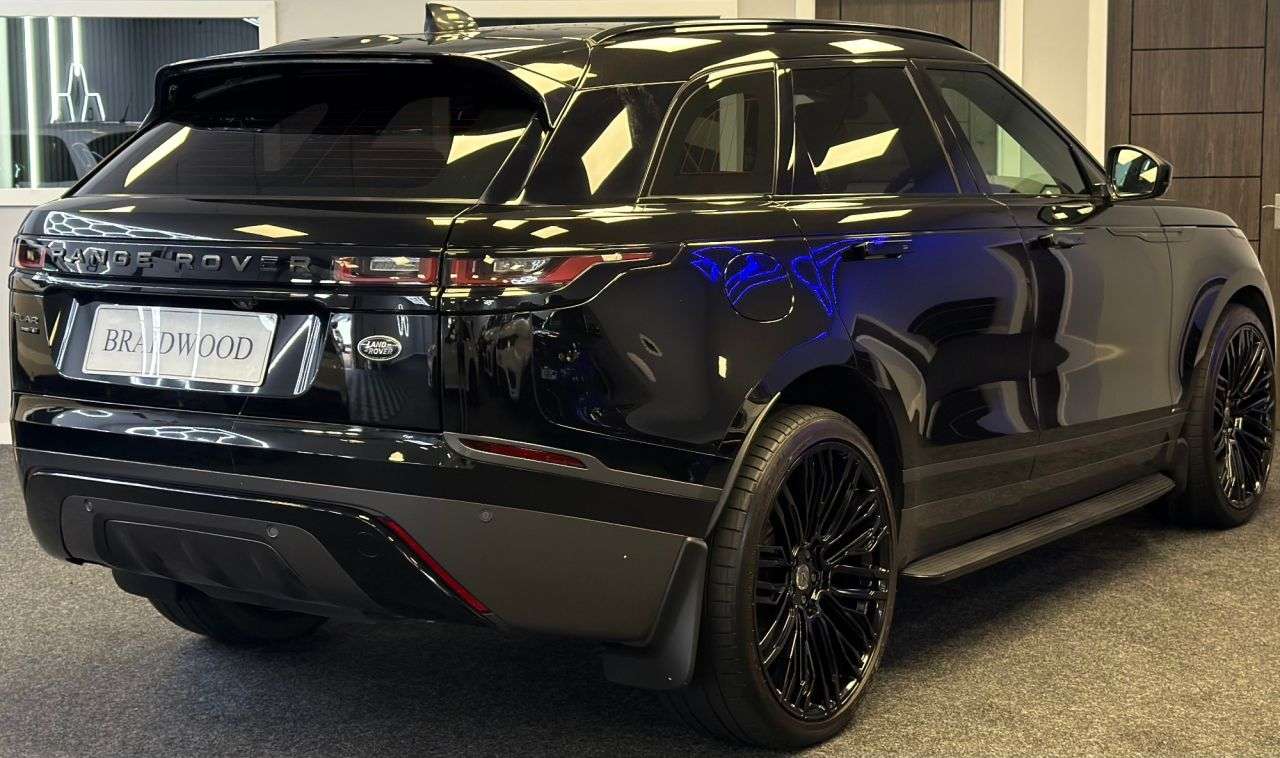 A 2019 LAND ROVER RANGE ROVER VELAR 2.0 D180 R-Dynamic S SUV 5dr Diesel Auto 4WD Euro 6 (s/s) (180 ps) A 2019 LAND ROVER RANGE ROVER VELAR 2.0 D180 R-Dynamic S SUV 5dr Diesel Auto 4WD Euro 6 (s/s) (180 ps)