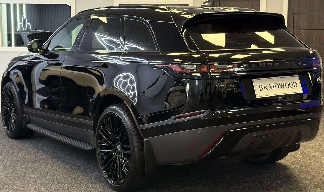 A 2019 LAND ROVER RANGE ROVER VELAR 2.0 D180 R-Dynamic S SUV 5dr Diesel Auto 4WD Euro 6 (s/s) (180 ps) A 2019 LAND ROVER RANGE ROVER VELAR 2.0 D180 R-Dynamic S SUV 5dr Diesel Auto 4WD Euro 6 (s/s) (180 ps)