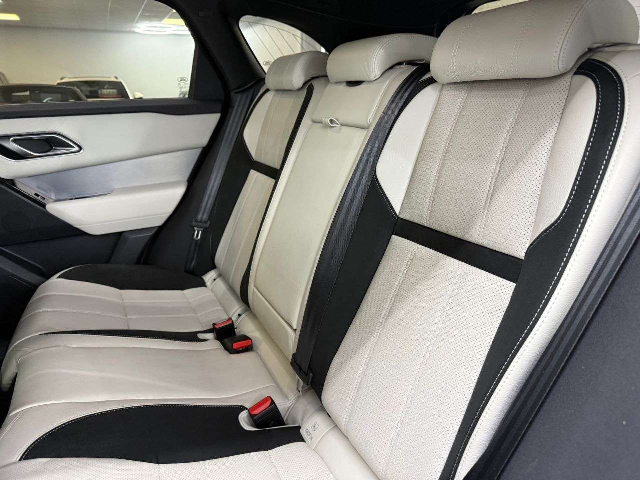 2019 LAND ROVER RANGE ROVER VELAR 2019 LAND ROVER RANGE ROVER VELAR