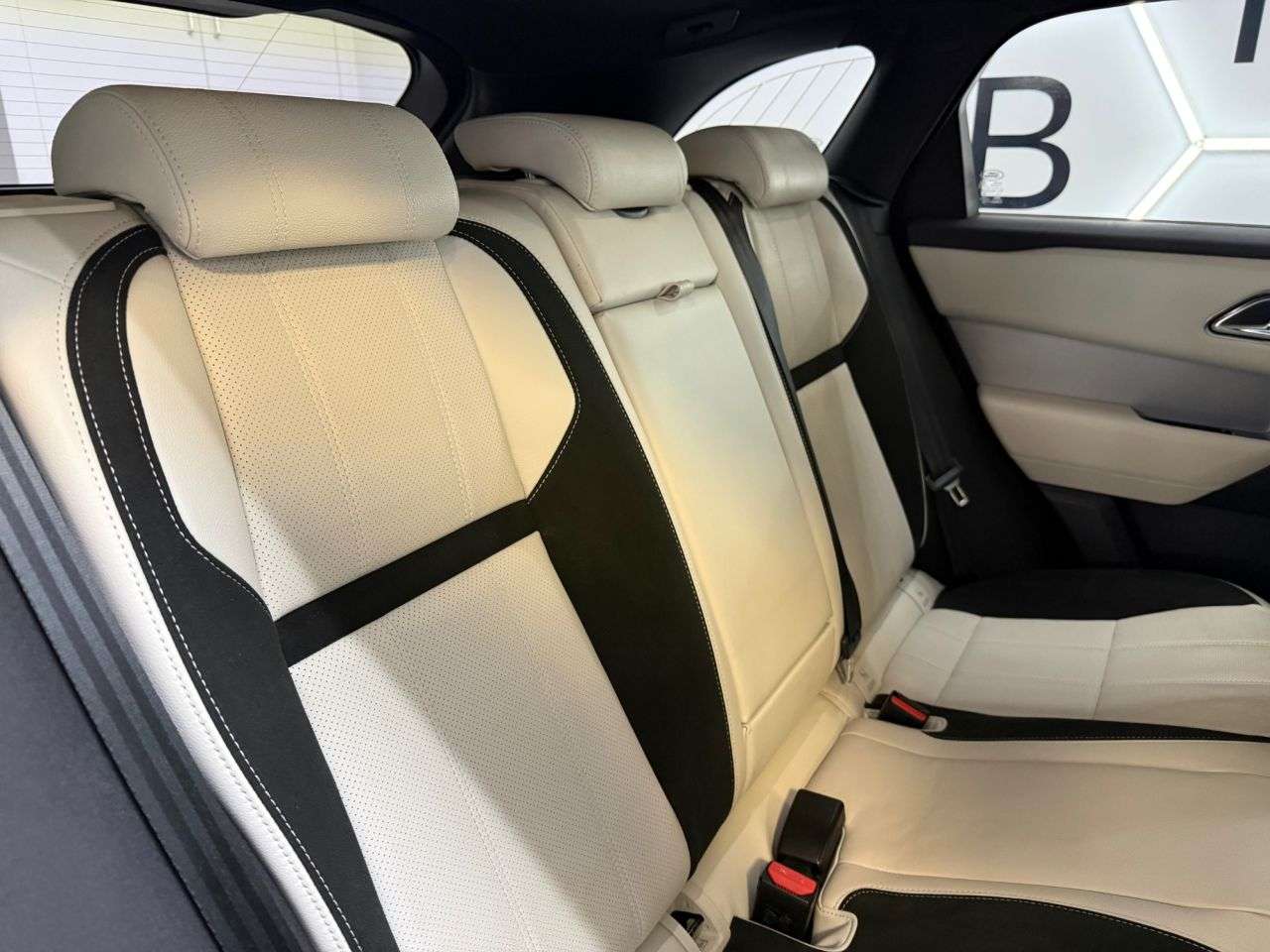 2019 LAND ROVER RANGE ROVER VELAR 2019 LAND ROVER RANGE ROVER VELAR