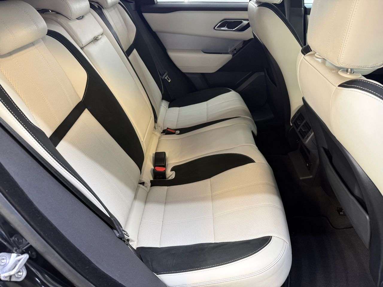 2019 LAND ROVER RANGE ROVER VELAR 2019 LAND ROVER RANGE ROVER VELAR