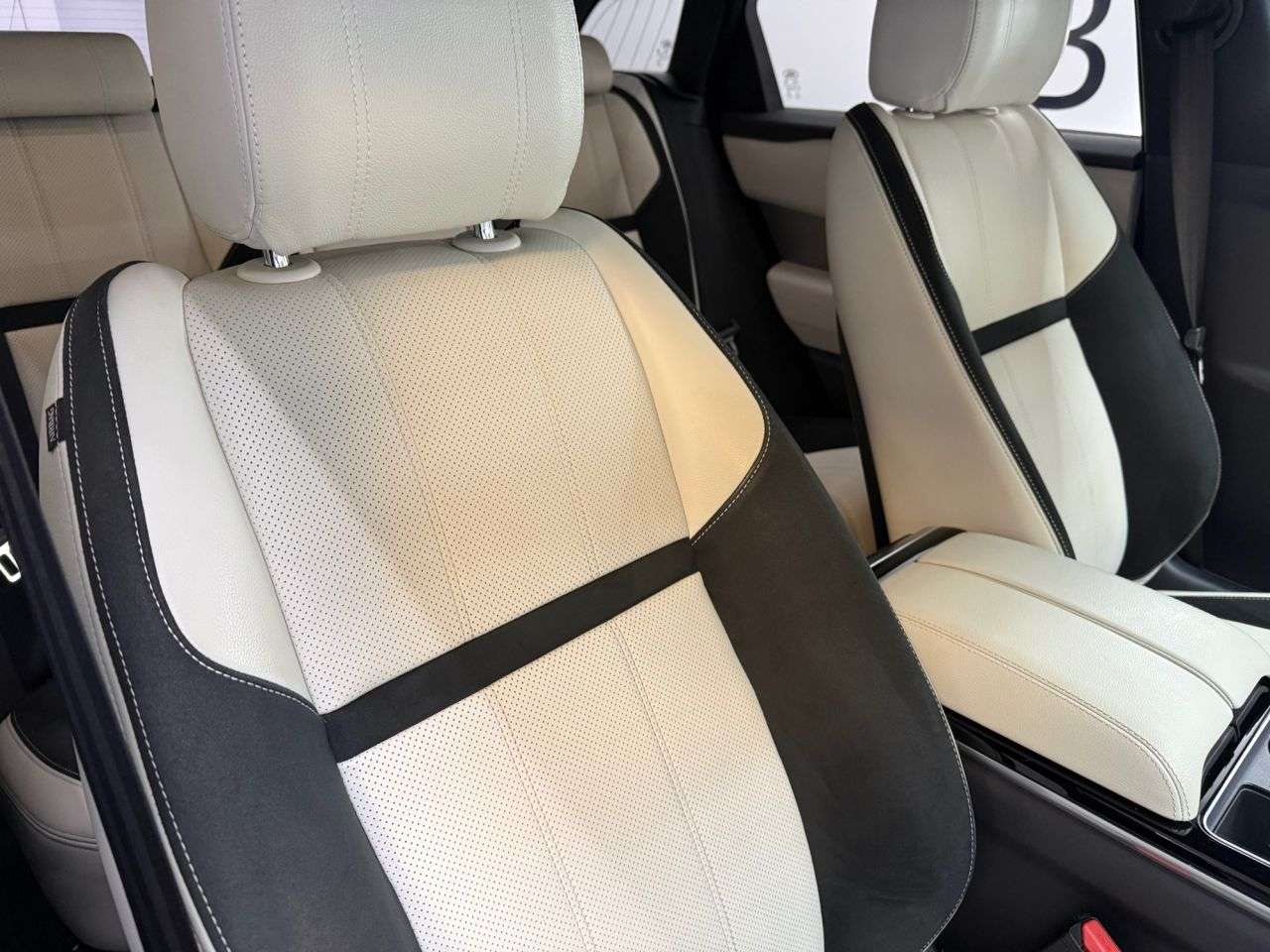 2019 LAND ROVER RANGE ROVER VELAR 2019 LAND ROVER RANGE ROVER VELAR