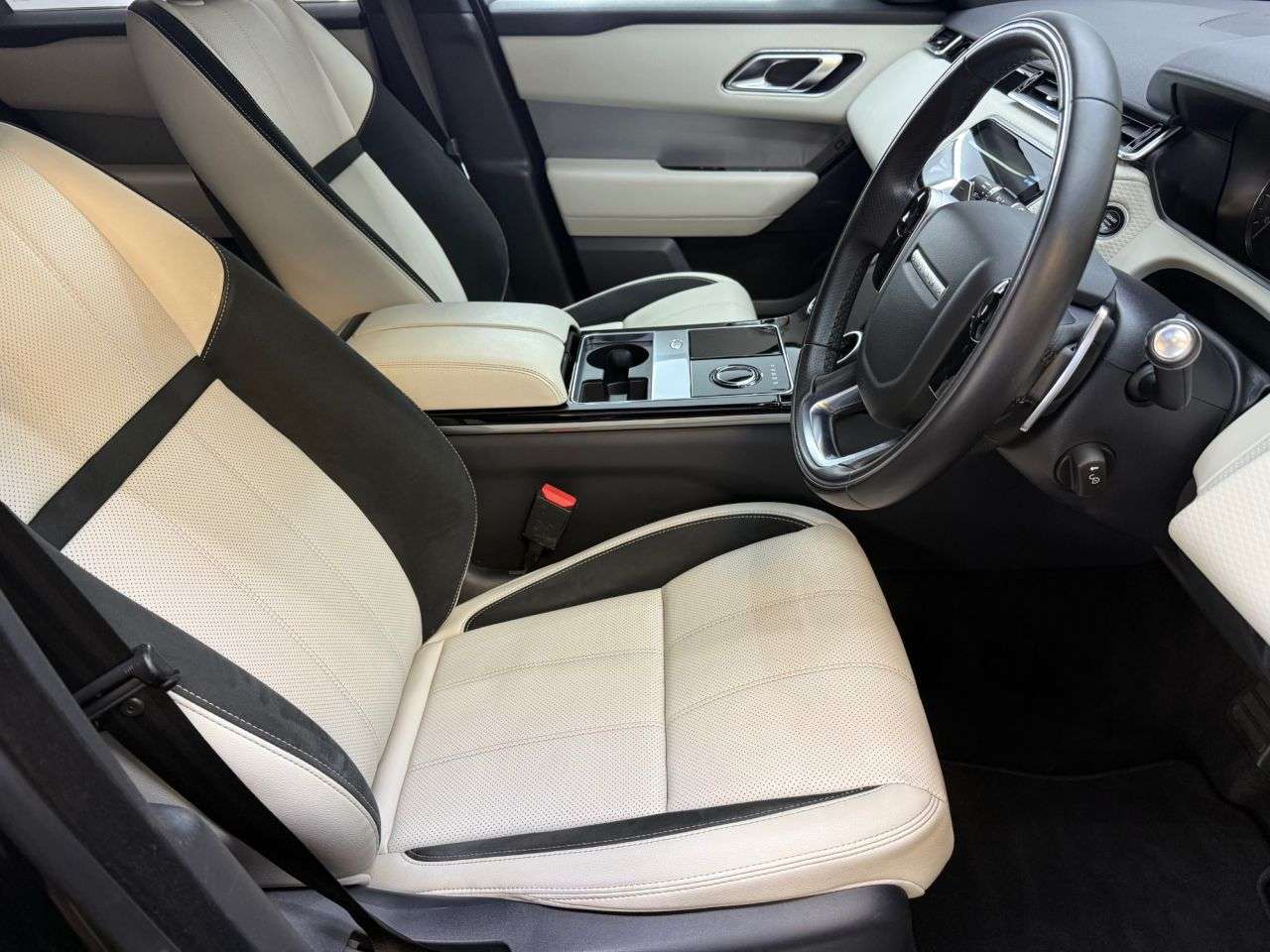 2019 LAND ROVER RANGE ROVER VELAR 2019 LAND ROVER RANGE ROVER VELAR