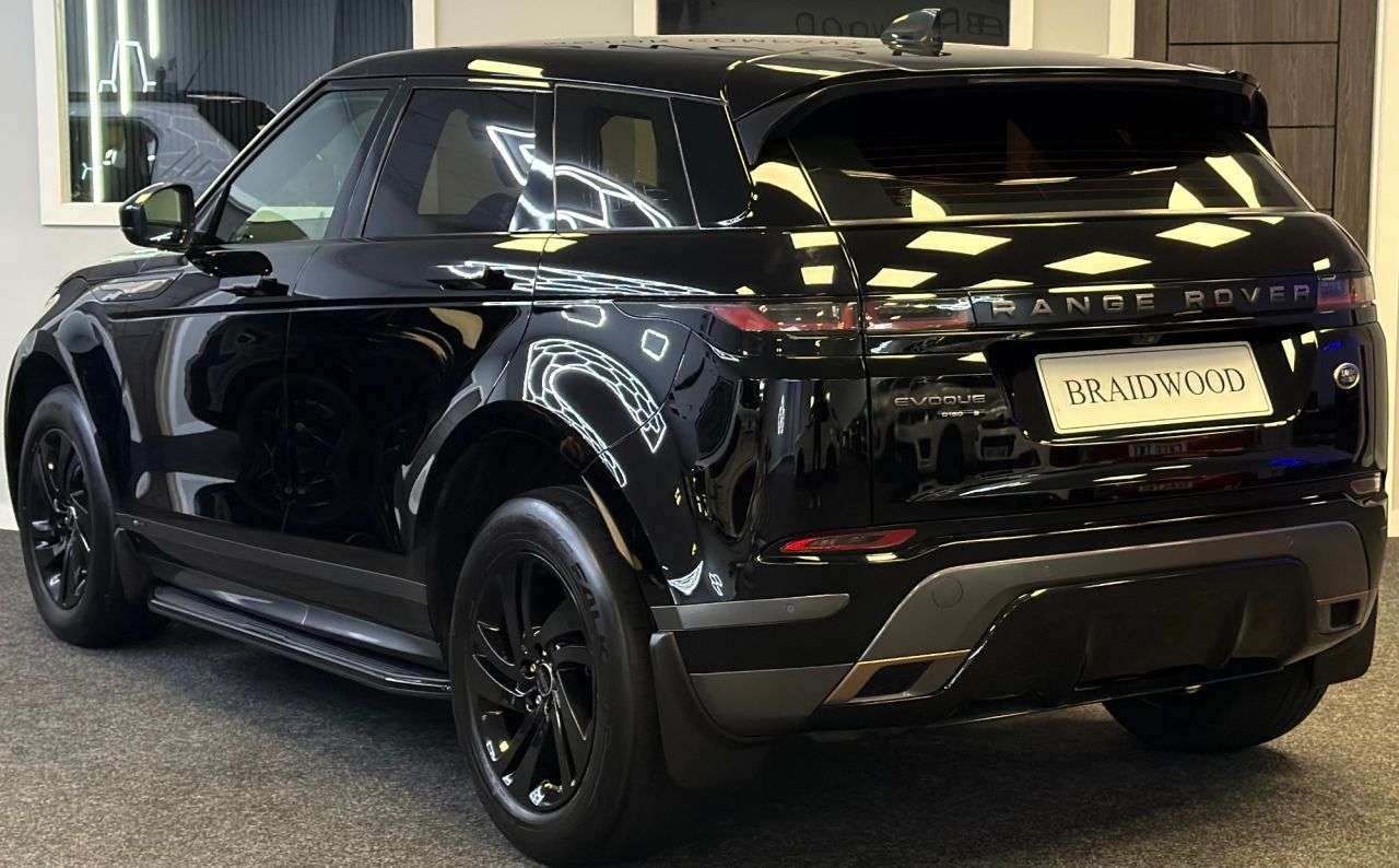 A 2019 LAND ROVER RANGE ROVER EVOQUE 2.0 D150 R-Dynamic S SUV 5dr Diesel Auto 4WD Euro 6 (s/s) (150 ps) A 2019 LAND ROVER RANGE ROVER EVOQUE 2.0 D150 R-Dynamic S SUV 5dr Diesel Auto 4WD Euro 6 (s/s) (150 ps)