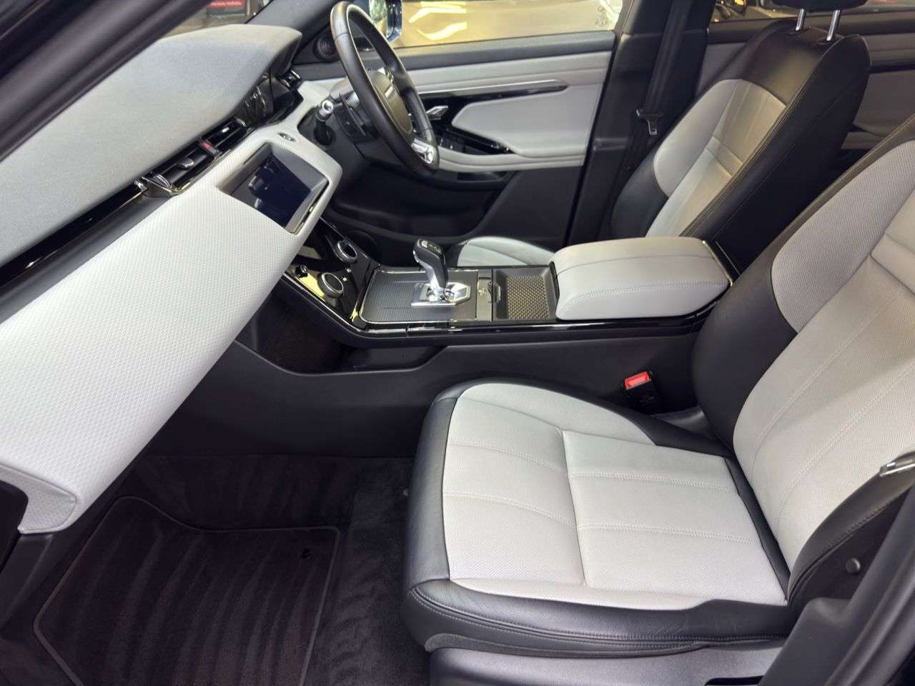 2019 LAND ROVER RANGE ROVER EVOQUE 2019 LAND ROVER RANGE ROVER EVOQUE