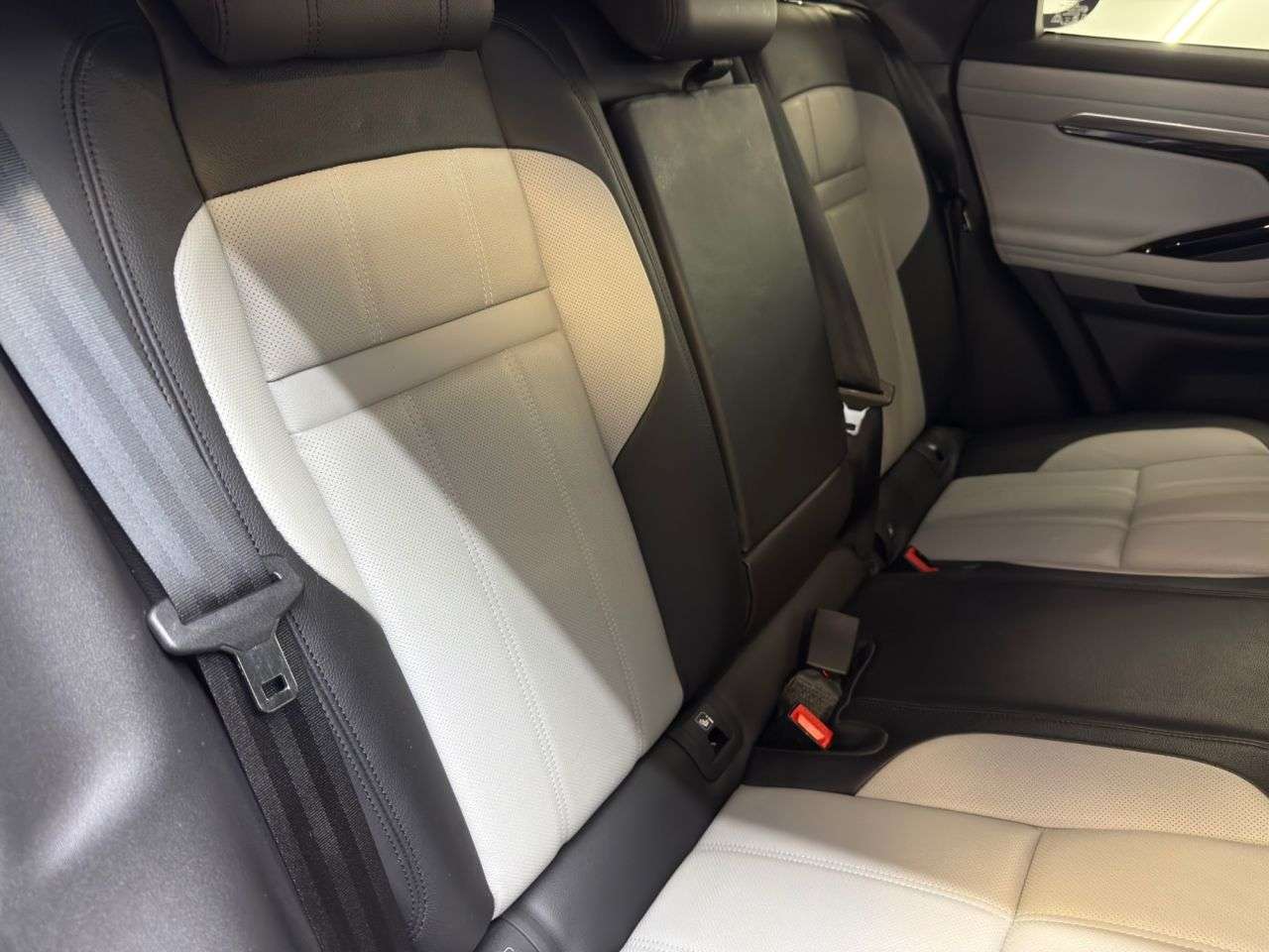 2019 LAND ROVER RANGE ROVER EVOQUE 2019 LAND ROVER RANGE ROVER EVOQUE