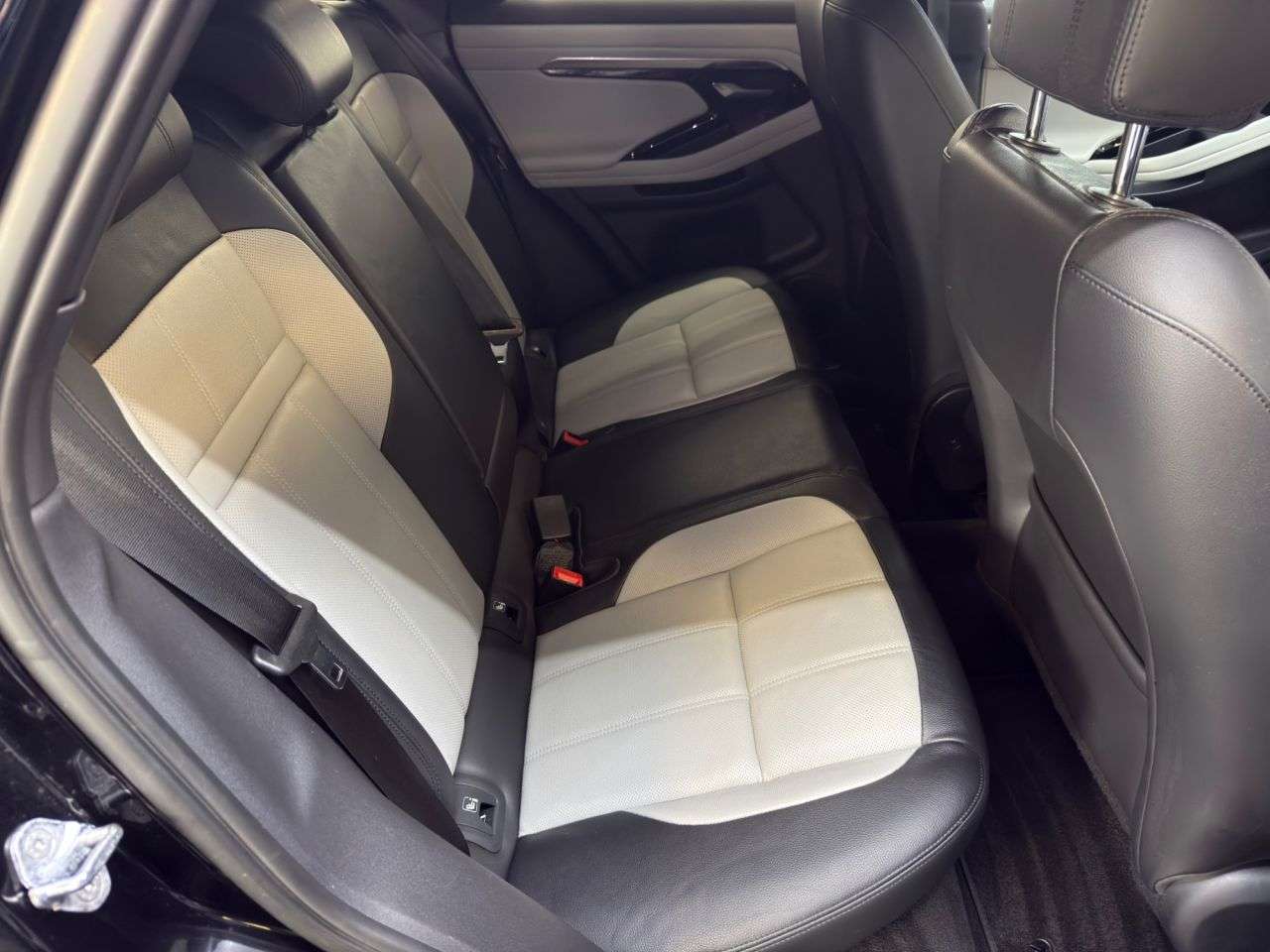 2019 LAND ROVER RANGE ROVER EVOQUE 2019 LAND ROVER RANGE ROVER EVOQUE