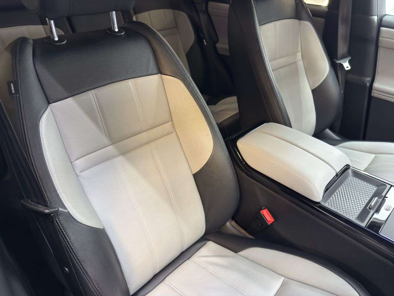 2019 LAND ROVER RANGE ROVER EVOQUE 2019 LAND ROVER RANGE ROVER EVOQUE
