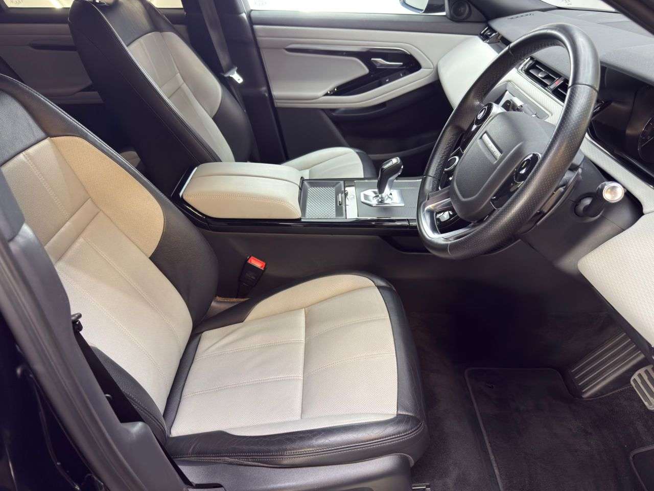 2019 LAND ROVER RANGE ROVER EVOQUE 2019 LAND ROVER RANGE ROVER EVOQUE