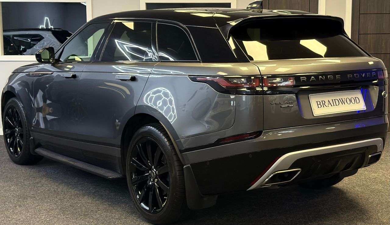 A 2018 LAND ROVER RANGE ROVER VELAR 3.0 SD6 V6 R-Dynamic HSE SUV 5dr Diesel Auto 4WD Euro 6 (s/s) (300 ps) A 2018 LAND ROVER RANGE ROVER VELAR 3.0 SD6 V6 R-Dynamic HSE SUV 5dr Diesel Auto 4WD Euro 6 (s/s) (300 ps)