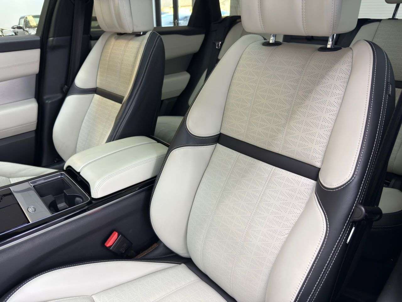 2018 LAND ROVER RANGE ROVER VELAR 2018 LAND ROVER RANGE ROVER VELAR