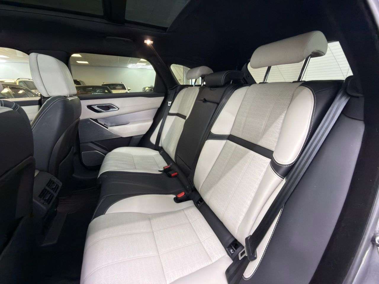 2018 LAND ROVER RANGE ROVER VELAR 2018 LAND ROVER RANGE ROVER VELAR
