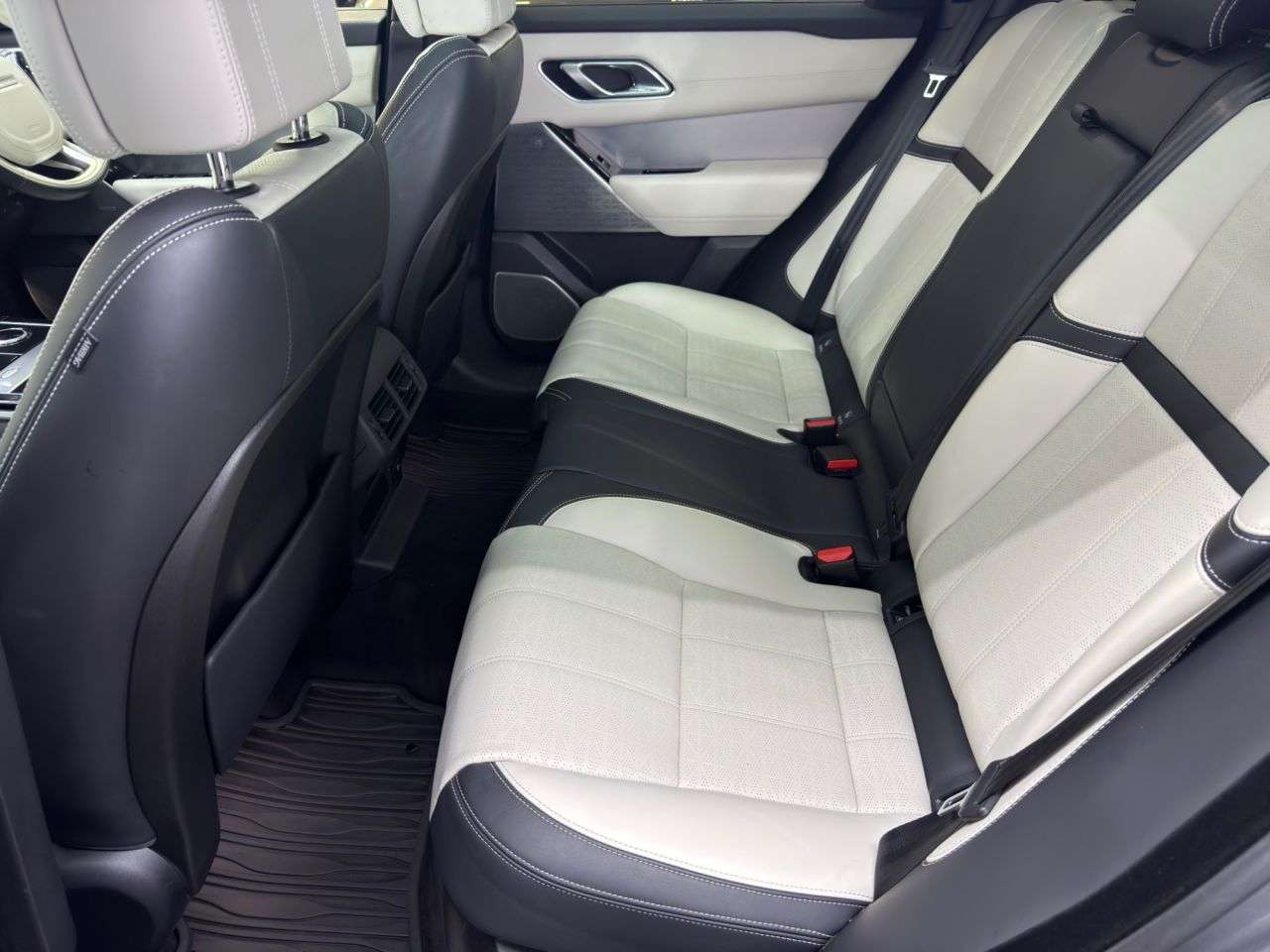2018 LAND ROVER RANGE ROVER VELAR 2018 LAND ROVER RANGE ROVER VELAR