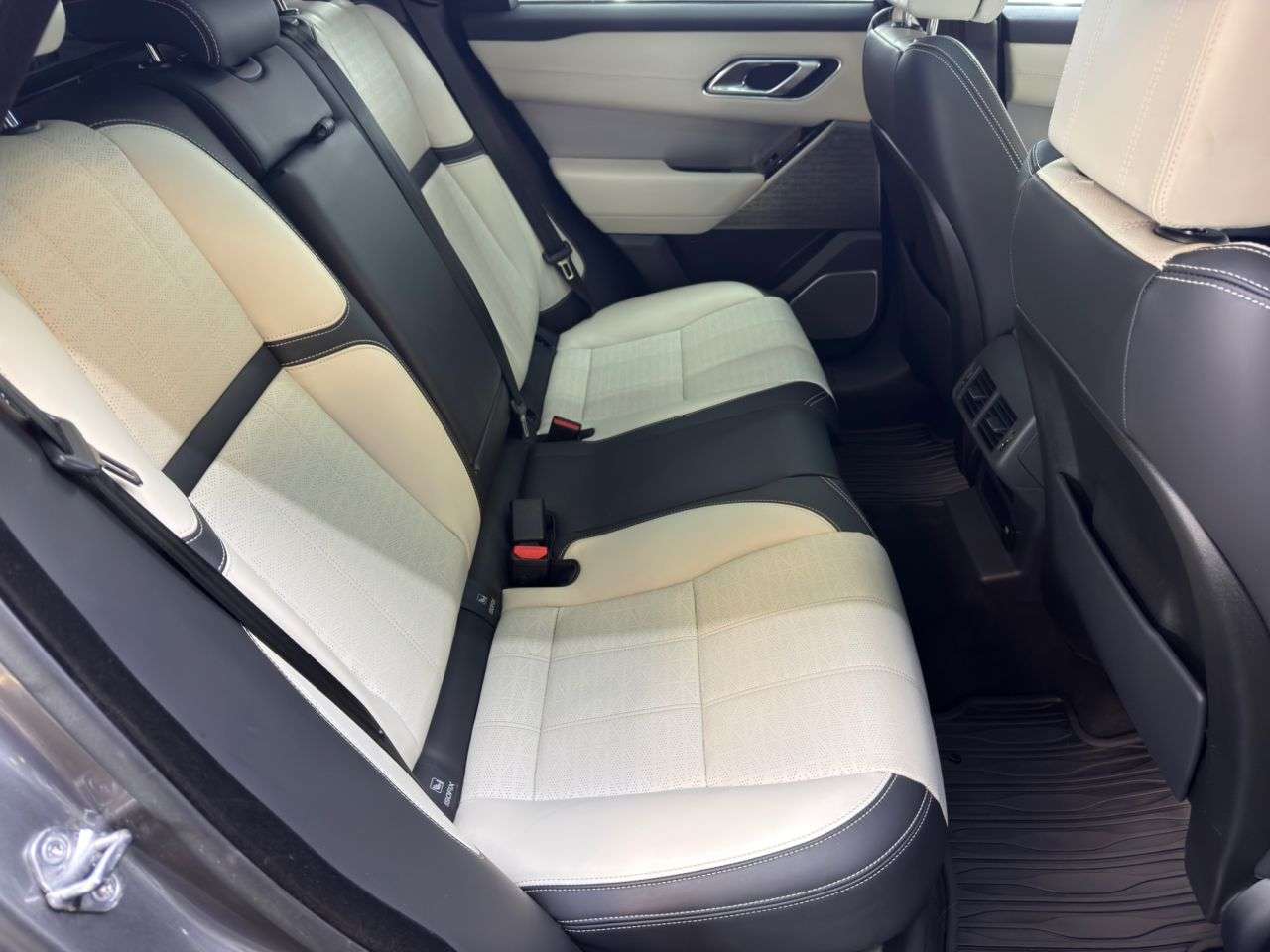 2018 LAND ROVER RANGE ROVER VELAR 2018 LAND ROVER RANGE ROVER VELAR