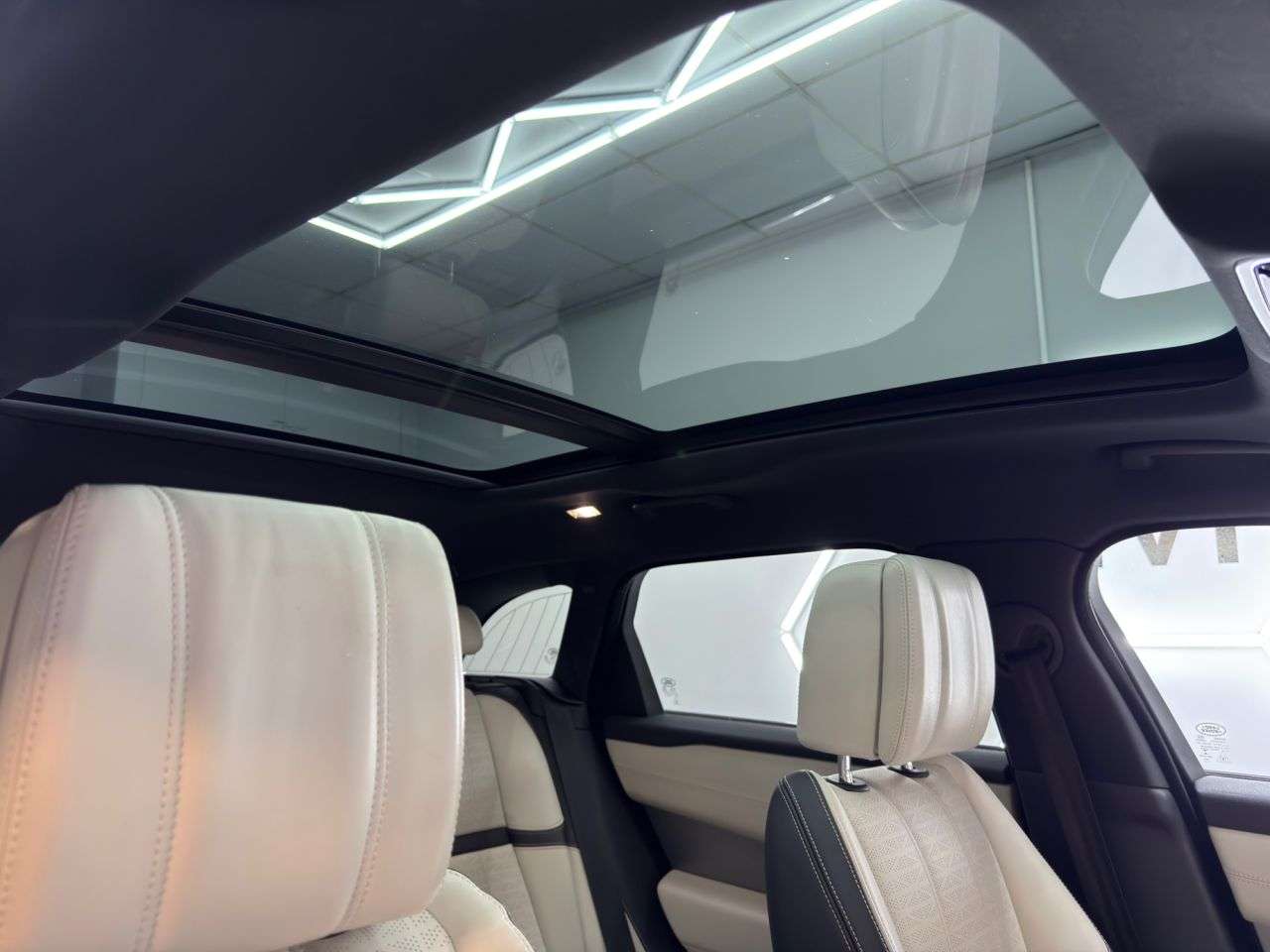 2018 LAND ROVER RANGE ROVER VELAR 2018 LAND ROVER RANGE ROVER VELAR