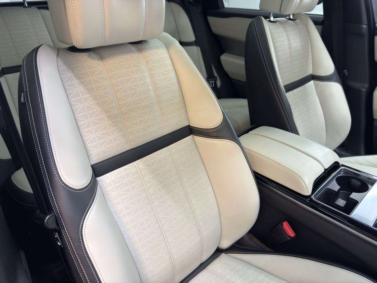 2018 LAND ROVER RANGE ROVER VELAR 2018 LAND ROVER RANGE ROVER VELAR