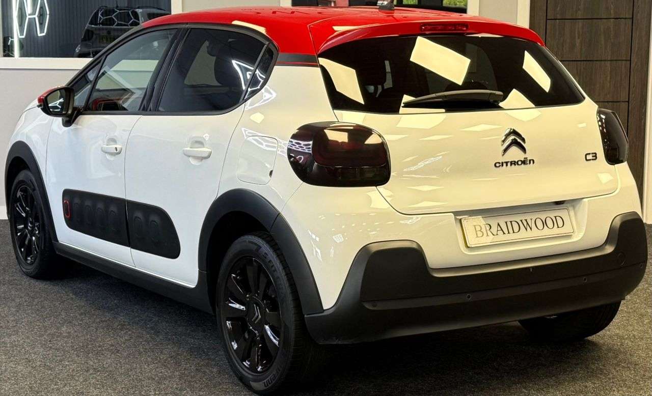 A 2017 CITROEN C3 1.2 PureTech Flair Hatchback 5dr Petrol Manual Euro 6 (82 ps) A 2017 CITROEN C3 1.2 PureTech Flair Hatchback 5dr Petrol Manual Euro 6 (82 ps)