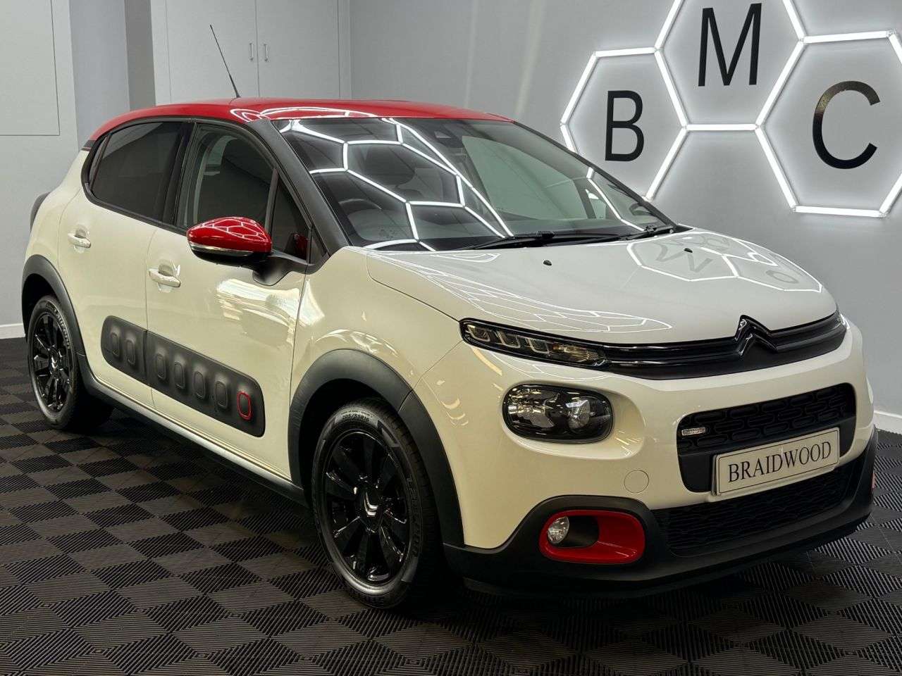 A 2017 CITROEN C3 1.2 PureTech Flair Hatchback 5dr Petrol Manual Euro 6 (82 ps) A 2017 CITROEN C3 1.2 PureTech Flair Hatchback 5dr Petrol Manual Euro 6 (82 ps)