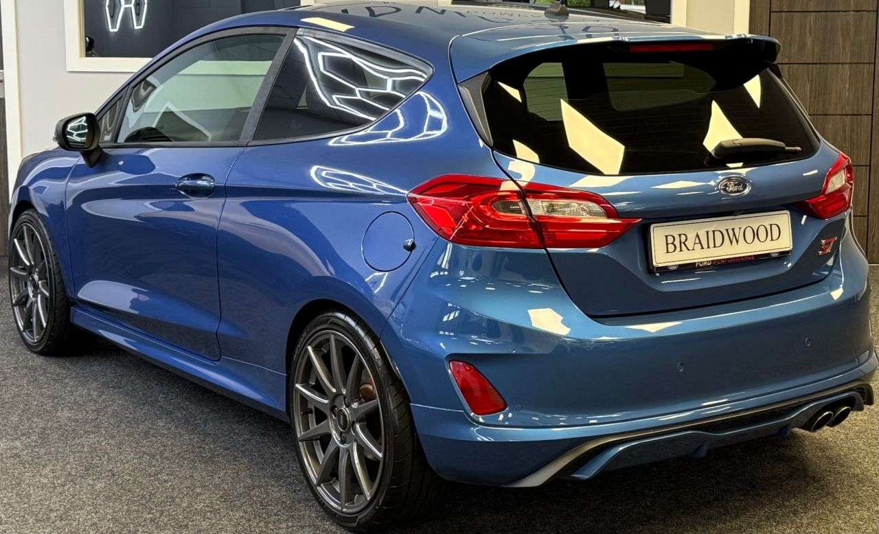 A 2018 FORD FIESTA 1.5T EcoBoost ST-3 Hatchback 3dr Petrol Manual Euro 6 (200 ps) A 2018 FORD FIESTA 1.5T EcoBoost ST-3 Hatchback 3dr Petrol Manual Euro 6 (200 ps)
