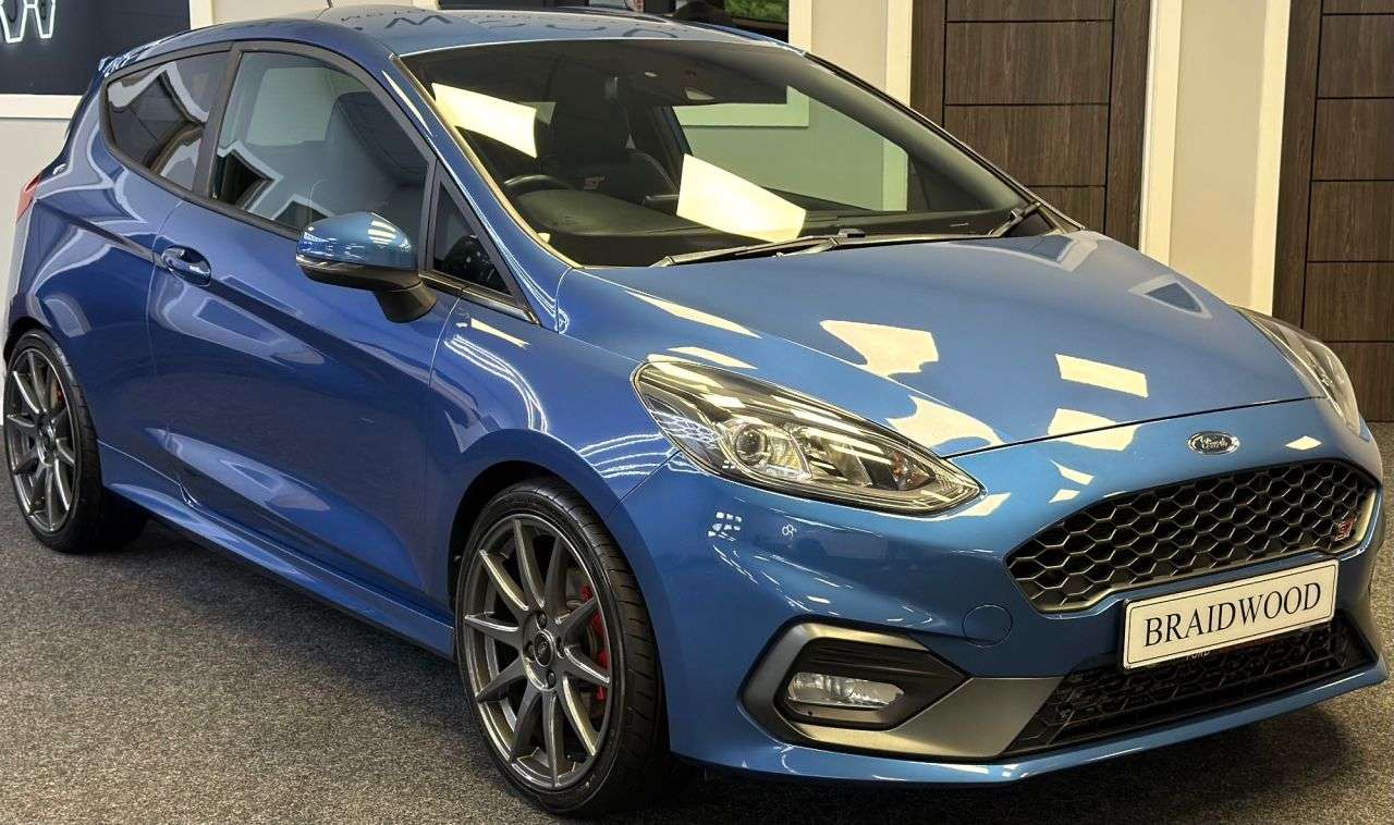 A 2018 FORD FIESTA 1.5T EcoBoost ST-3 Hatchback 3dr Petrol Manual Euro 6 (200 ps) A 2018 FORD FIESTA 1.5T EcoBoost ST-3 Hatchback 3dr Petrol Manual Euro 6 (200 ps)