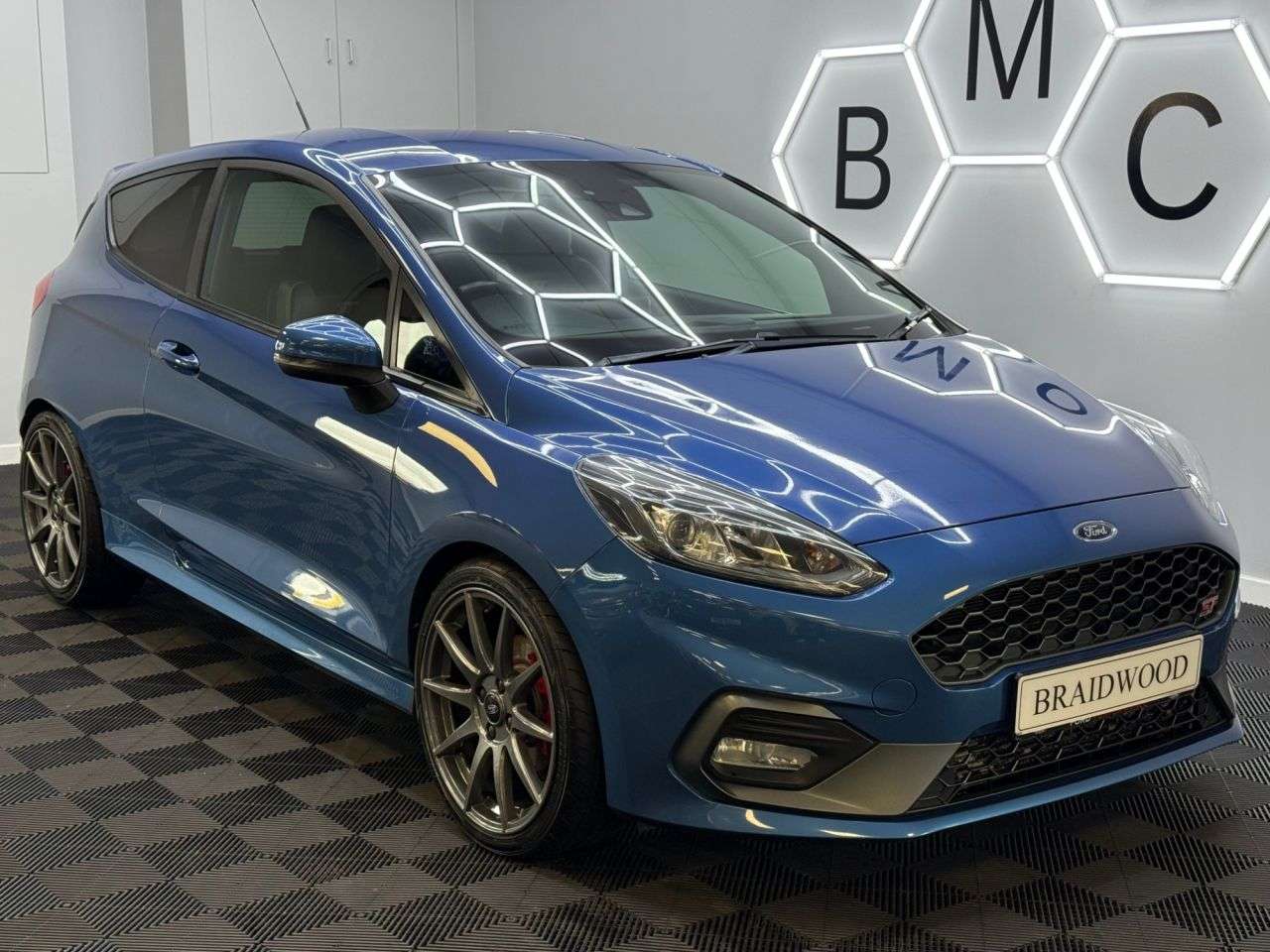 A 2018 FORD FIESTA 1.5T EcoBoost ST-3 Hatchback 3dr Petrol Manual Euro 6 (200 ps) A 2018 FORD FIESTA 1.5T EcoBoost ST-3 Hatchback 3dr Petrol Manual Euro 6 (200 ps)