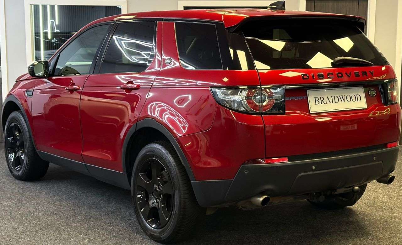 A 2017 LAND ROVER DISCOVERY SPORT 2.0 TD4 Pure Edition SUV 5dr Diesel Manual 4WD Euro 6 (s/s) (5 Seat) (150 p A 2017 LAND ROVER DISCOVERY SPORT 2.0 TD4 Pure Edition SUV 5dr Diesel Manual 4WD Euro 6 (s/s) (5 Seat) (150 p