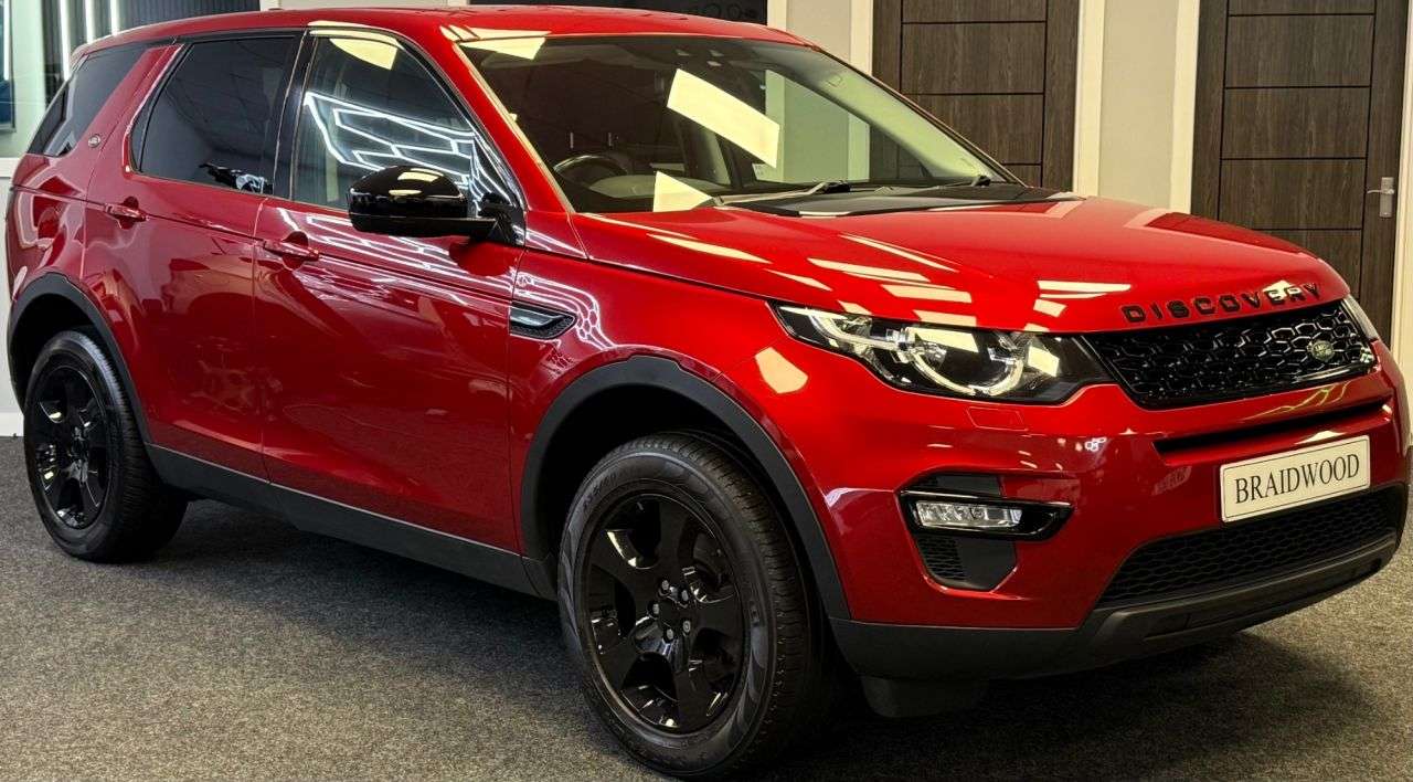 A 2017 LAND ROVER DISCOVERY SPORT 2.0 TD4 Pure Edition SUV 5dr Diesel Manual 4WD Euro 6 (s/s) (5 Seat) (150 p A 2017 LAND ROVER DISCOVERY SPORT 2.0 TD4 Pure Edition SUV 5dr Diesel Manual 4WD Euro 6 (s/s) (5 Seat) (150 p