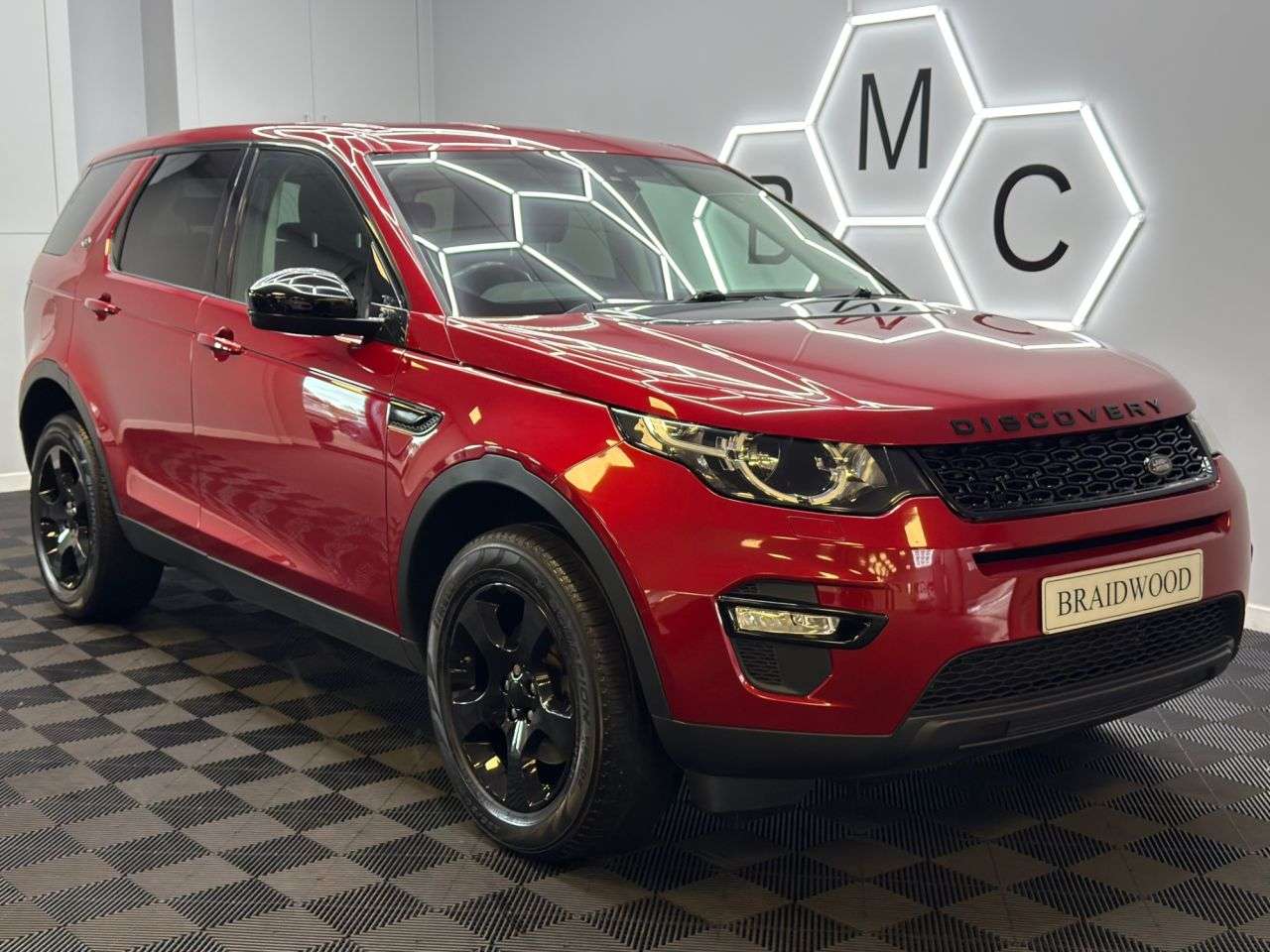 A 2017 LAND ROVER DISCOVERY SPORT 2.0 TD4 Pure Edition SUV 5dr Diesel Manual 4WD Euro 6 (s/s) (5 Seat) (150 p A 2017 LAND ROVER DISCOVERY SPORT 2.0 TD4 Pure Edition SUV 5dr Diesel Manual 4WD Euro 6 (s/s) (5 Seat) (150 p