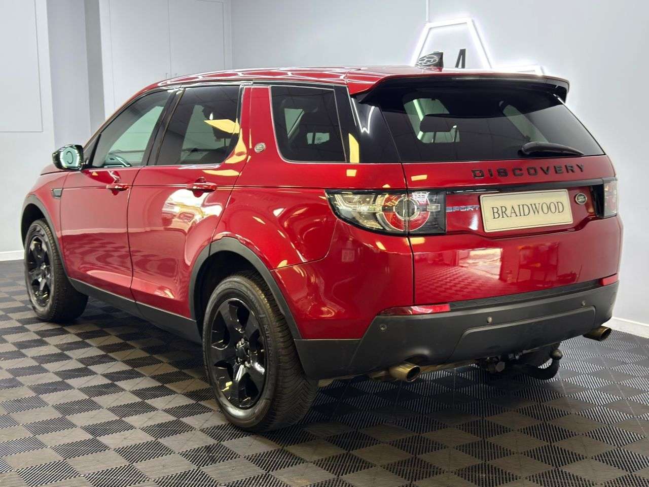 A 2017 LAND ROVER DISCOVERY SPORT 2.0 TD4 Pure Edition SUV 5dr Diesel Manual 4WD Euro 6 (s/s) (5 Seat) (150 p A 2017 LAND ROVER DISCOVERY SPORT 2.0 TD4 Pure Edition SUV 5dr Diesel Manual 4WD Euro 6 (s/s) (5 Seat) (150 p