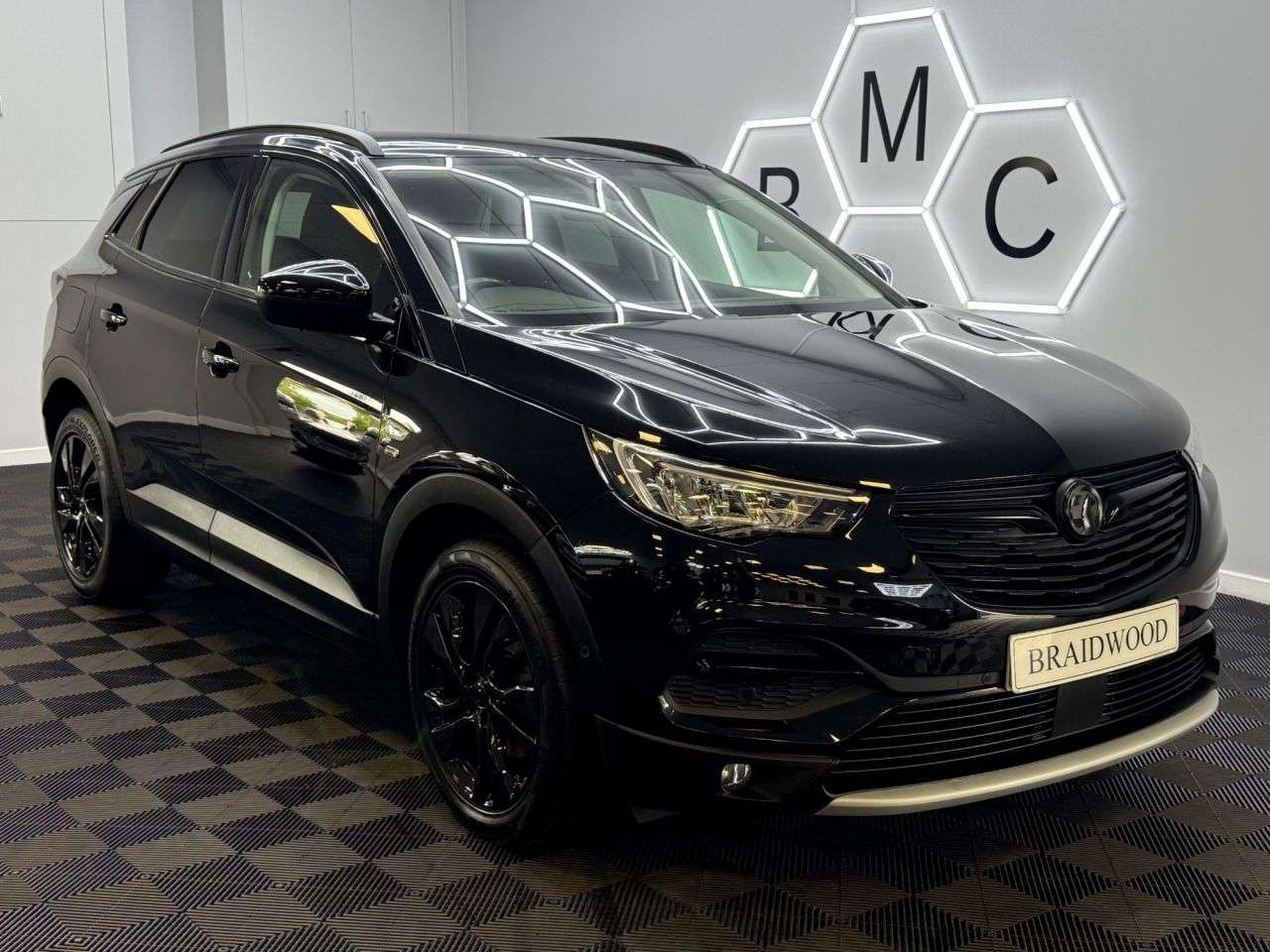 A 2021 VAUXHALL GRANDLAND X 1.2 Turbo Griffin Edition SUV 5dr Petrol Manual Euro 6 (s/s) (130 ps) A 2021 VAUXHALL GRANDLAND X 1.2 Turbo Griffin Edition SUV 5dr Petrol Manual Euro 6 (s/s) (130 ps)
