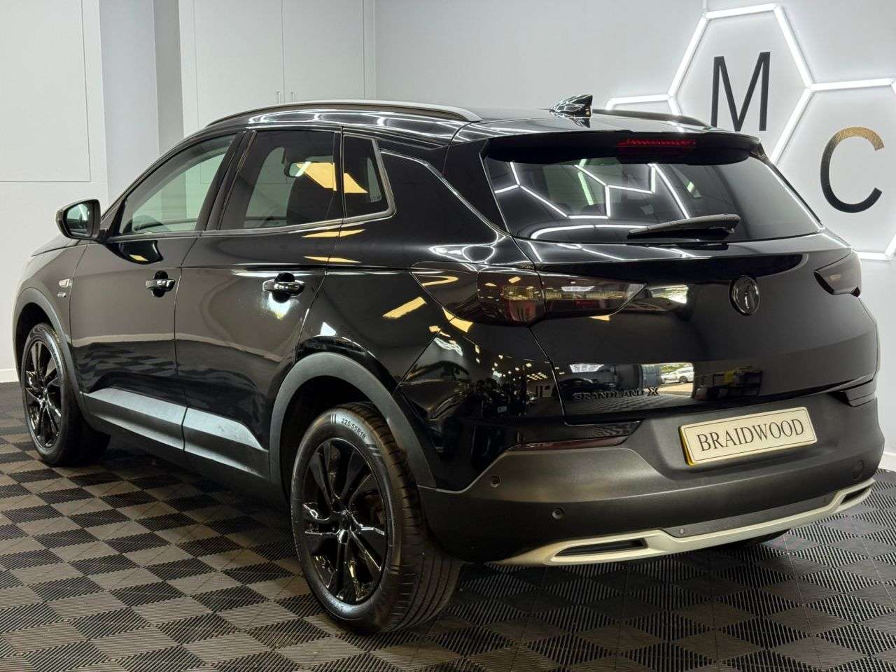 A 2021 VAUXHALL GRANDLAND X 1.2 Turbo Griffin Edition SUV 5dr Petrol Manual Euro 6 (s/s) (130 ps) A 2021 VAUXHALL GRANDLAND X 1.2 Turbo Griffin Edition SUV 5dr Petrol Manual Euro 6 (s/s) (130 ps)