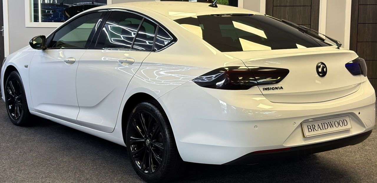 A 2021 VAUXHALL INSIGNIA 1.5 Turbo D Ultimate Nav Grand Sport 5dr Diesel Manual Euro 6 (s/s) (122 ps A 2021 VAUXHALL INSIGNIA 1.5 Turbo D Ultimate Nav Grand Sport 5dr Diesel Manual Euro 6 (s/s) (122 ps