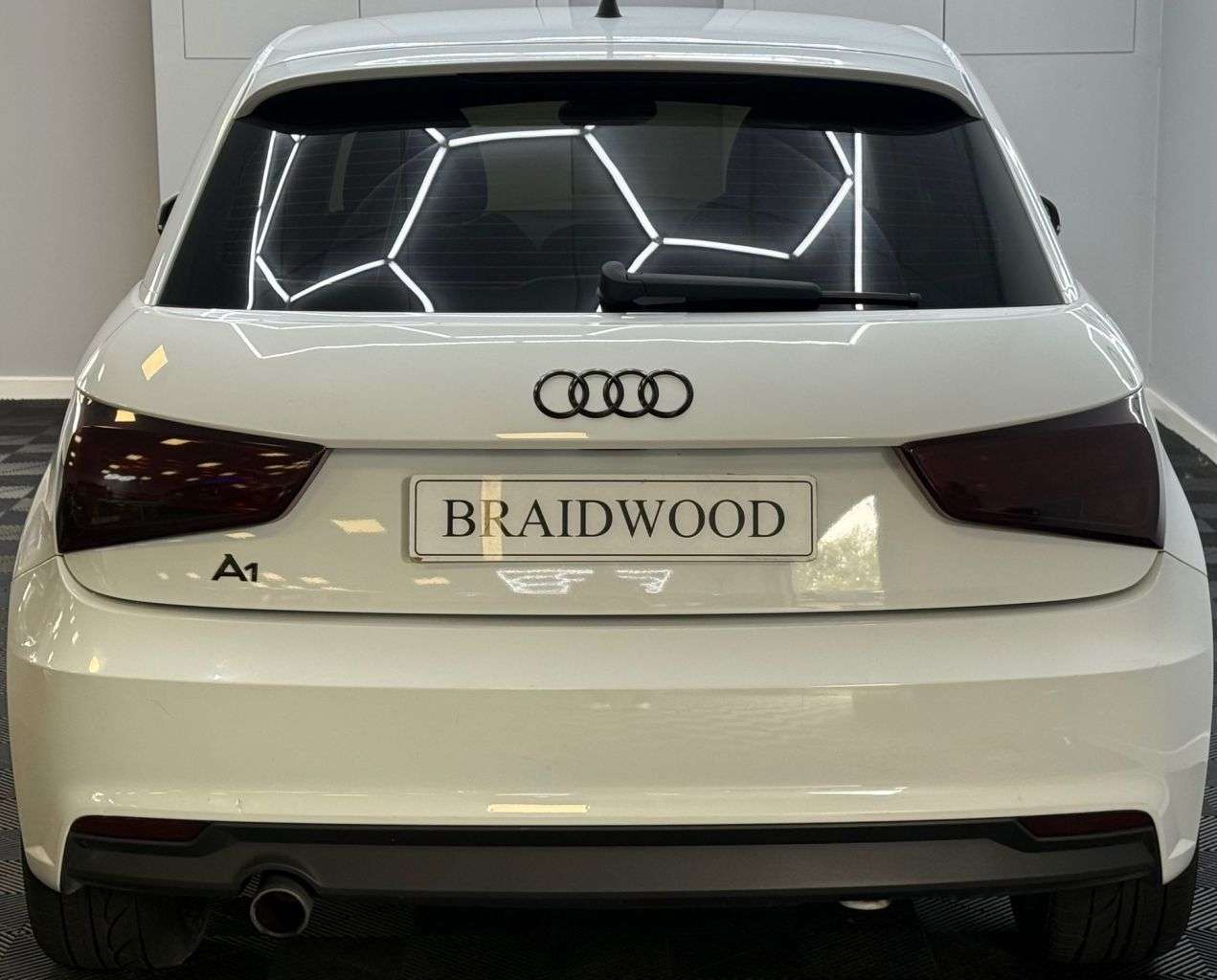 2017 AUDI A1 2017 AUDI A1