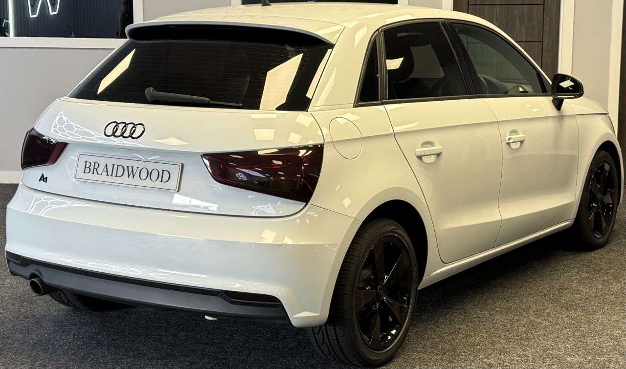2017 AUDI A1 2017 AUDI A1