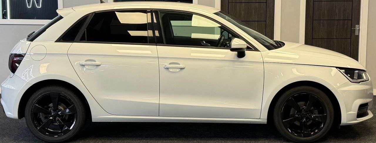 2017 AUDI A1 2017 AUDI A1