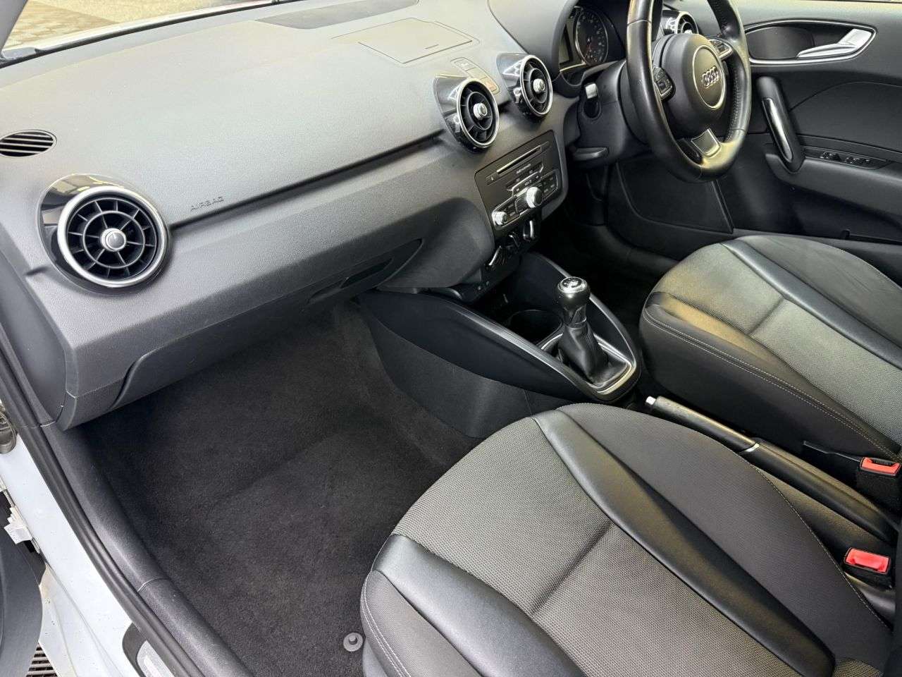 2017 AUDI A1 2017 AUDI A1