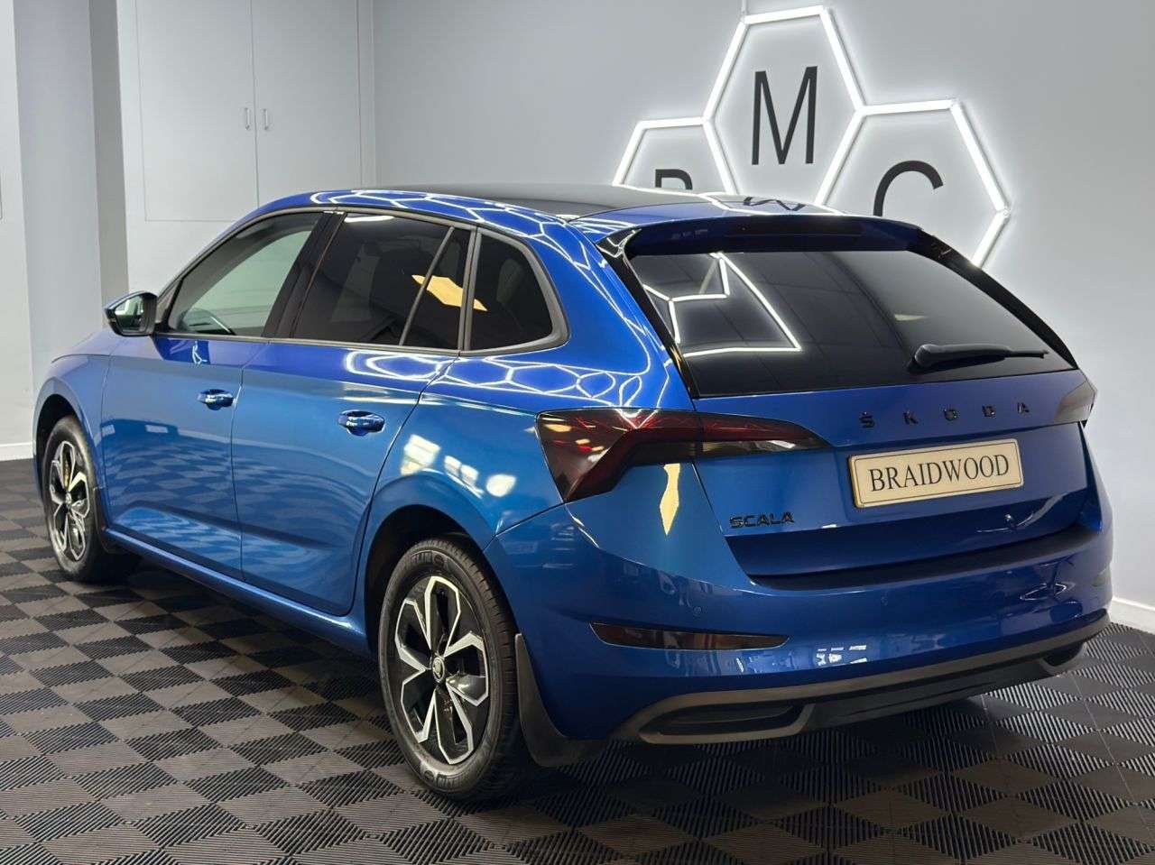 A 2020 SKODA SCALA 1.0 TSI SE Hatchback 5dr Petrol Manual Euro 6 (s/s) (115 ps) A 2020 SKODA SCALA 1.0 TSI SE Hatchback 5dr Petrol Manual Euro 6 (s/s) (115 ps)