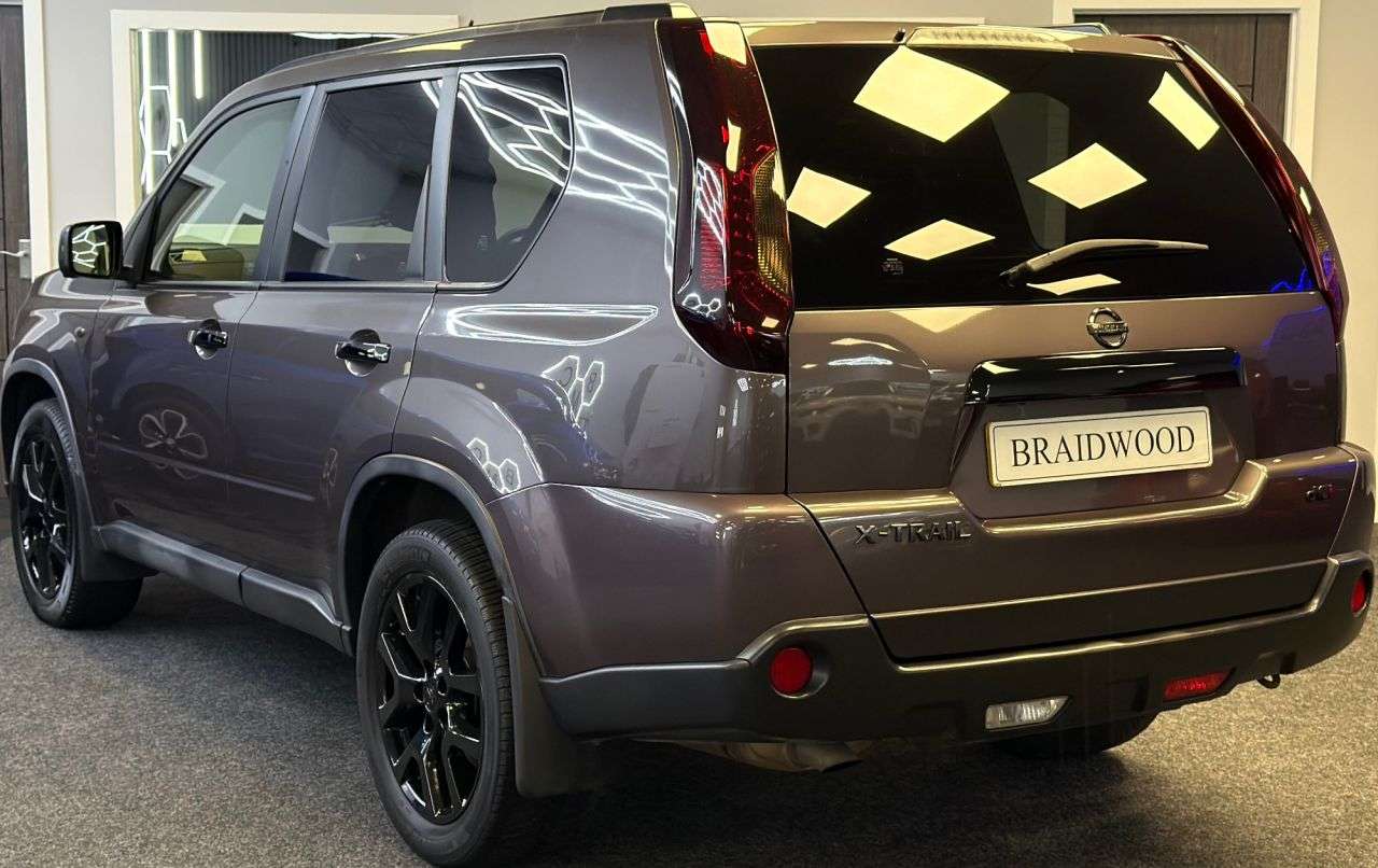 A 2014 NISSAN X-TRAIL 2.0 dCi Tekna SUV 5dr Diesel Manual 4WD Euro 5 (AVM) (173 ps) A 2014 NISSAN X-TRAIL 2.0 dCi Tekna SUV 5dr Diesel Manual 4WD Euro 5 (AVM) (173 ps)