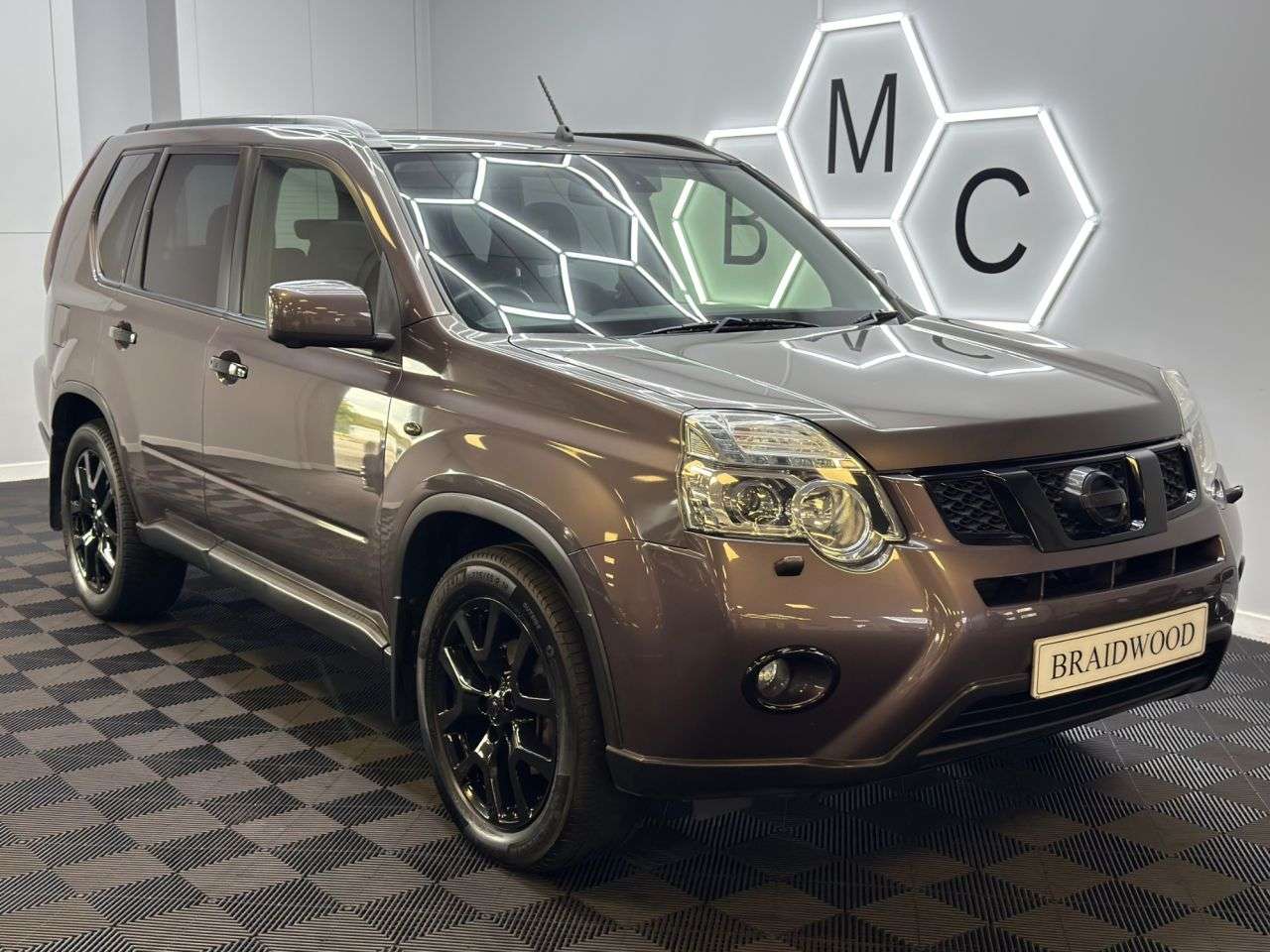 A 2014 NISSAN X-TRAIL 2.0 dCi Tekna SUV 5dr Diesel Manual 4WD Euro 5 (AVM) (173 ps) A 2014 NISSAN X-TRAIL 2.0 dCi Tekna SUV 5dr Diesel Manual 4WD Euro 5 (AVM) (173 ps)