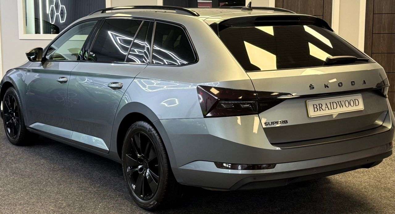 A 2021 SKODA SUPERB 1.5 TSI ACT SE L Estate 5dr Petrol DSG Euro 6 (s/s) (150 ps) A 2021 SKODA SUPERB 1.5 TSI ACT SE L Estate 5dr Petrol DSG Euro 6 (s/s) (150 ps)