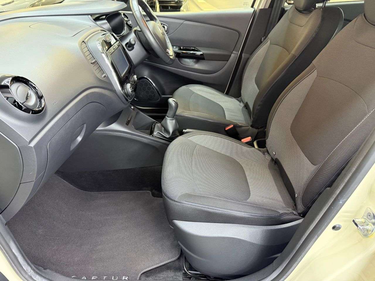 2017 RENAULT CAPTUR 2017 RENAULT CAPTUR