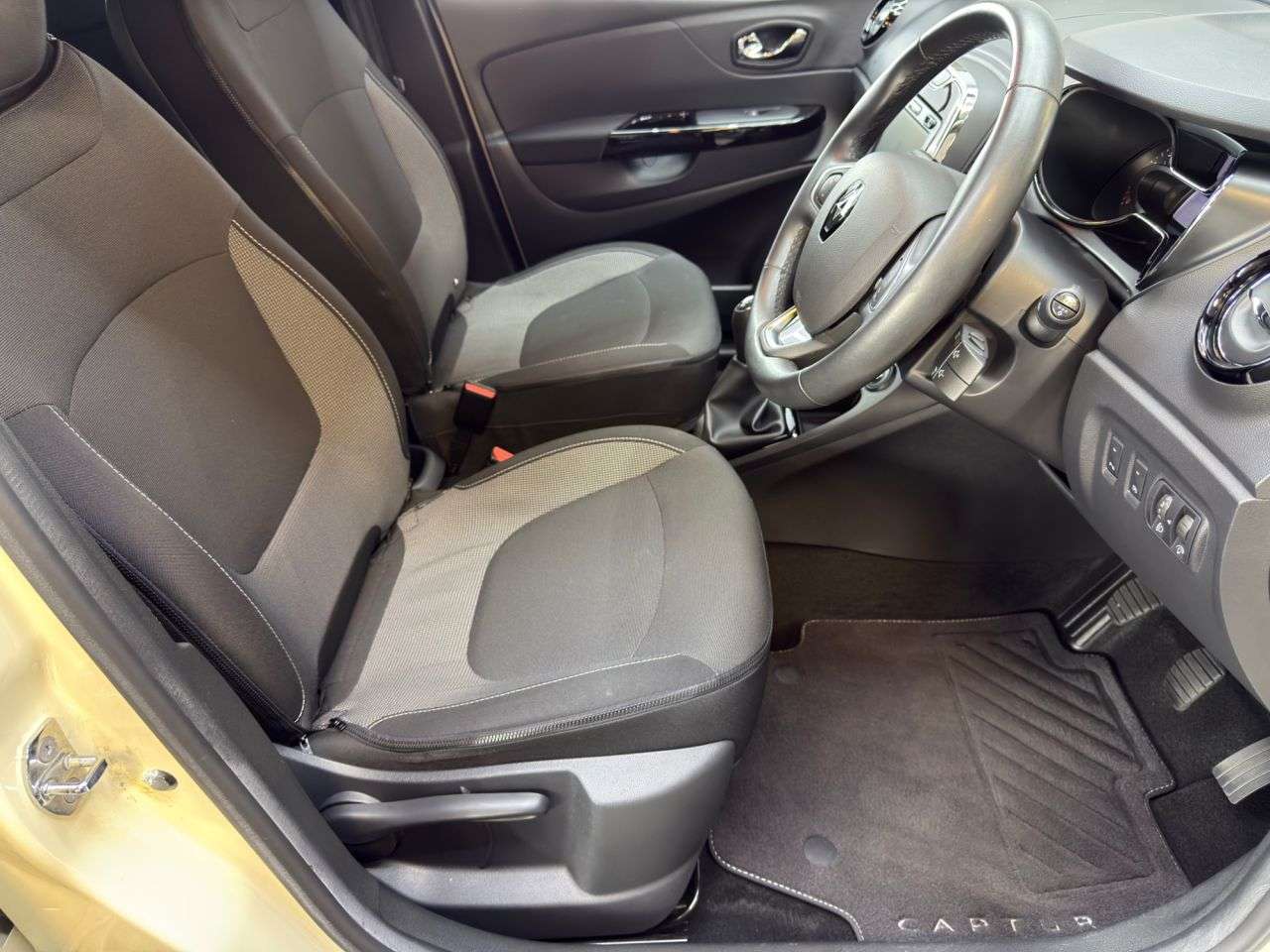 2017 RENAULT CAPTUR 2017 RENAULT CAPTUR