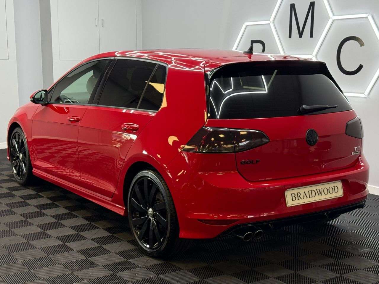 A 2017 VOLKSWAGEN GOLF 1.4 TSI BlueMotion Tech ACT R-Line Edition Hatchback 5dr Petrol DSG Euro 6 A 2017 VOLKSWAGEN GOLF 1.4 TSI BlueMotion Tech ACT R-Line Edition Hatchback 5dr Petrol DSG Euro 6