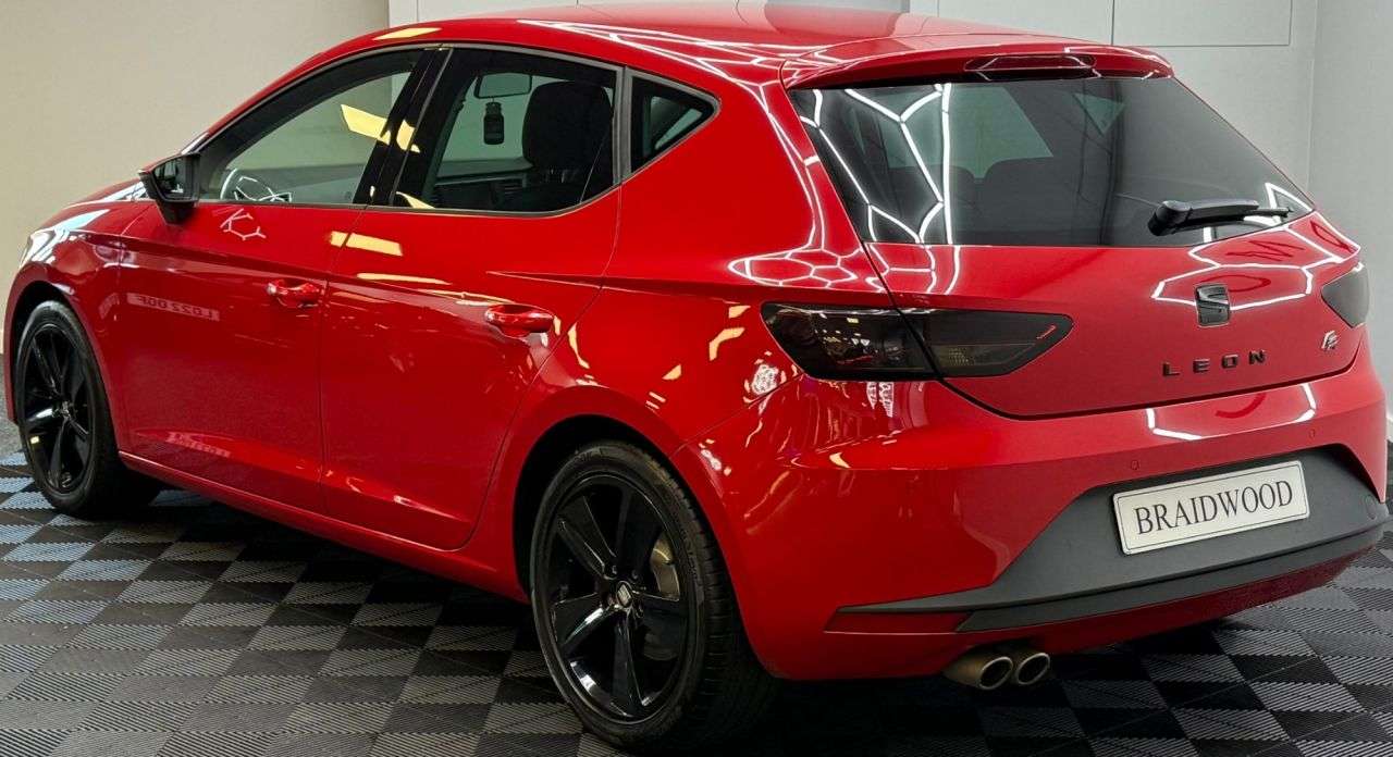A 2016 SEAT LEON 2.0 TDI FR Hatchback 5dr Diesel Manual Euro 6 (s/s) (184 ps) A 2016 SEAT LEON 2.0 TDI FR Hatchback 5dr Diesel Manual Euro 6 (s/s) (184 ps)