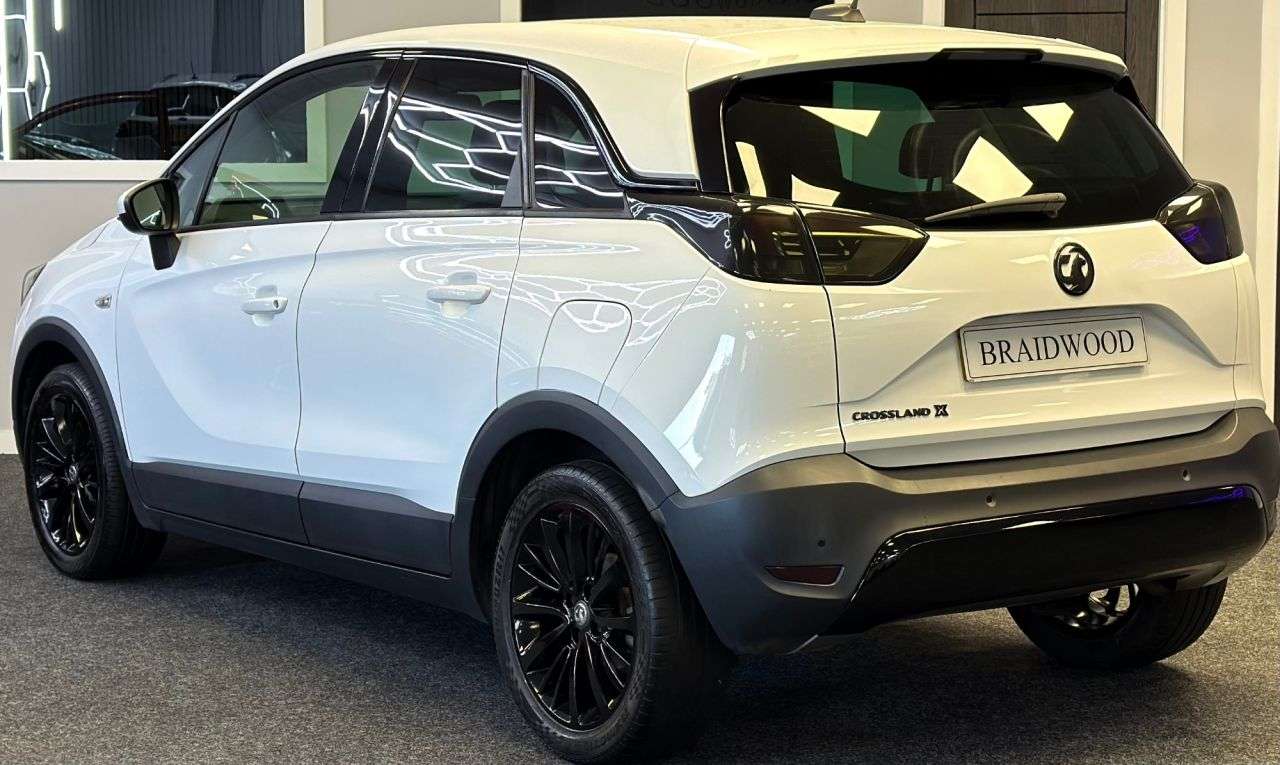 A 2018 VAUXHALL CROSSLAND X 1.2 Elite Nav SUV 5dr Petrol Manual Euro 6 (81 ps) A 2018 VAUXHALL CROSSLAND X 1.2 Elite Nav SUV 5dr Petrol Manual Euro 6 (81 ps)